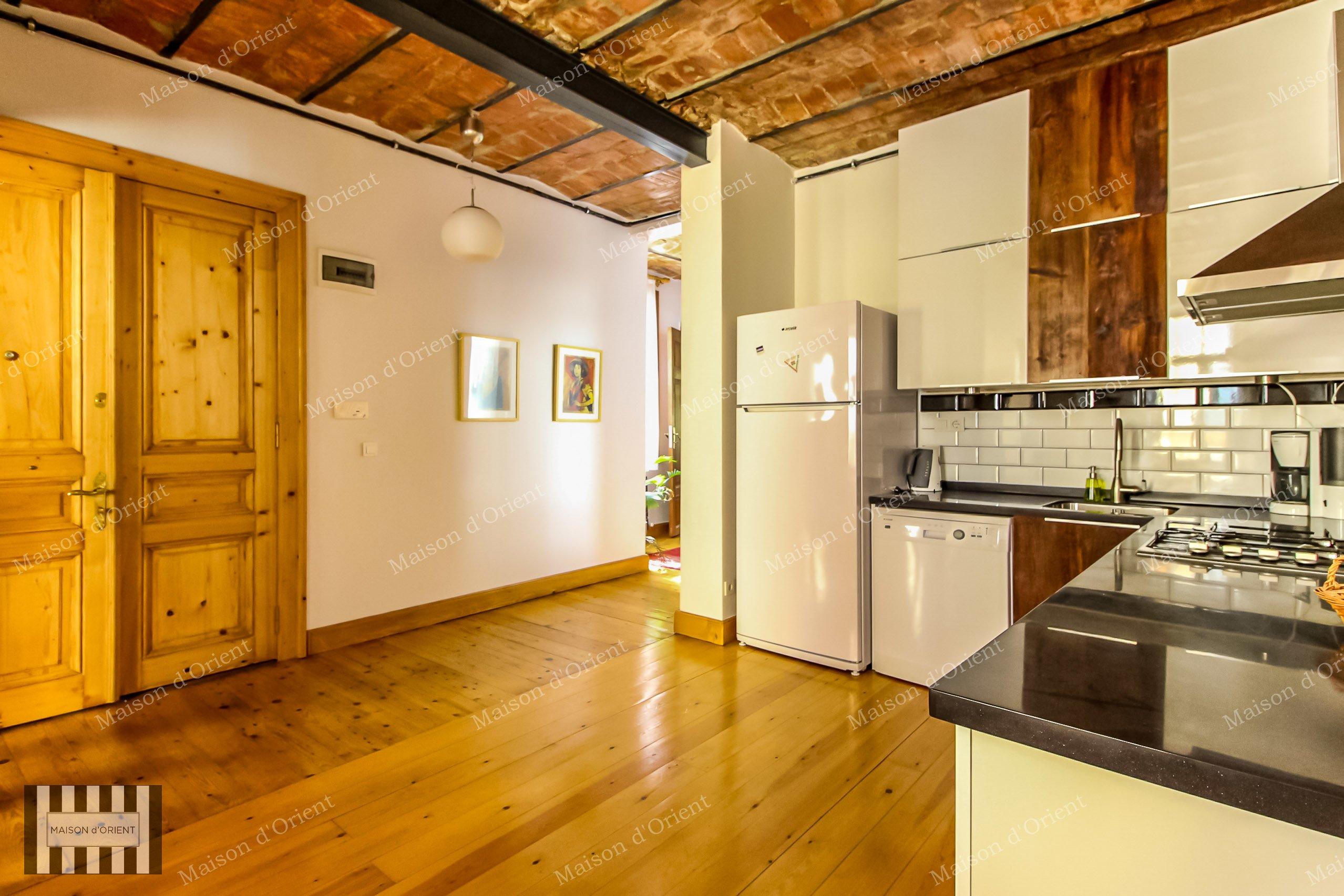 2+1 Apartment for Sale in Historical Building, Galata - Görsel 16