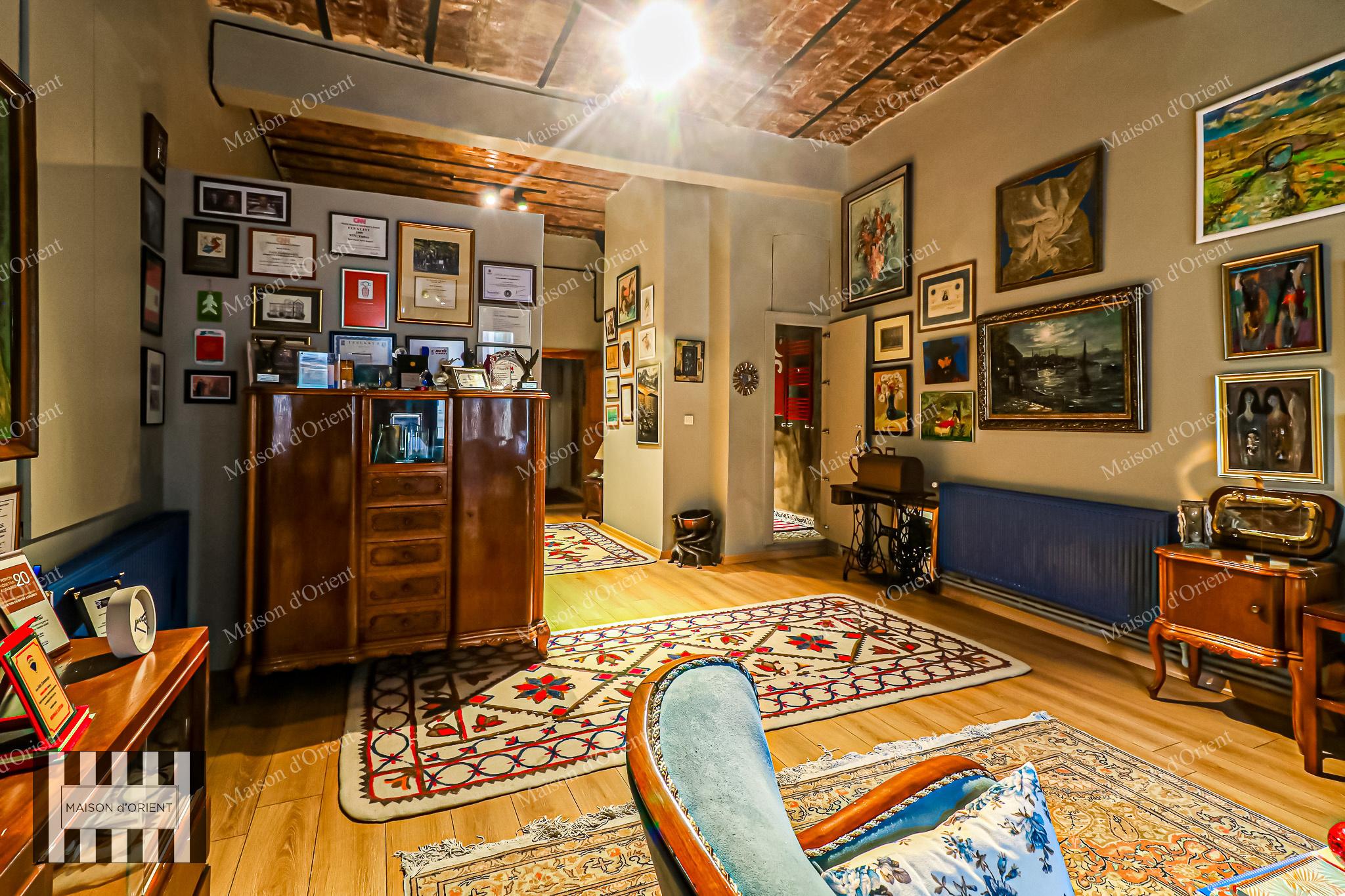 2+1 Apartment for Sale in Historical Building, Galata - Görsel 61