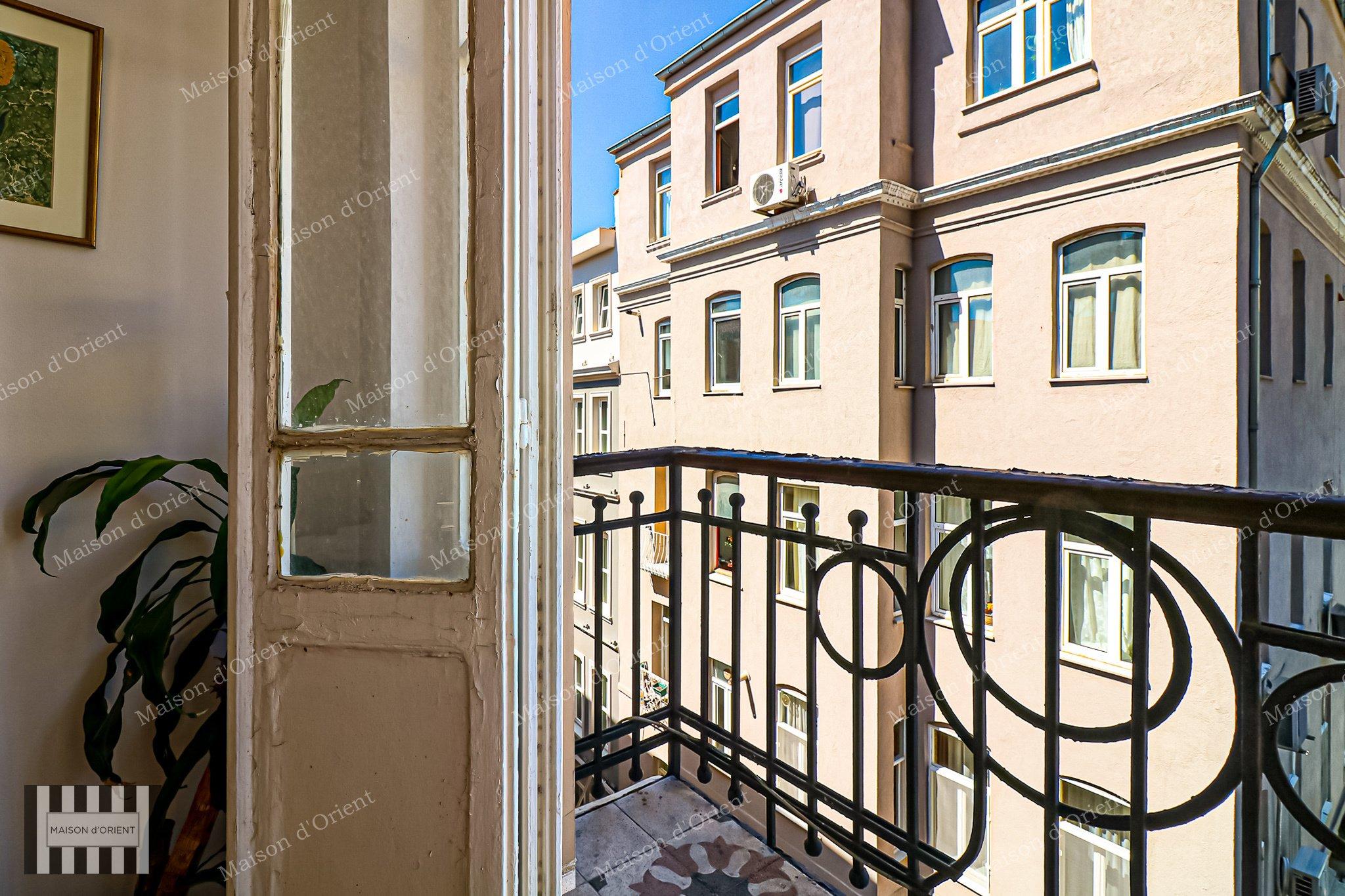 2+1 Flat for Sale in Historical Fazilet Building - Görsel 16
