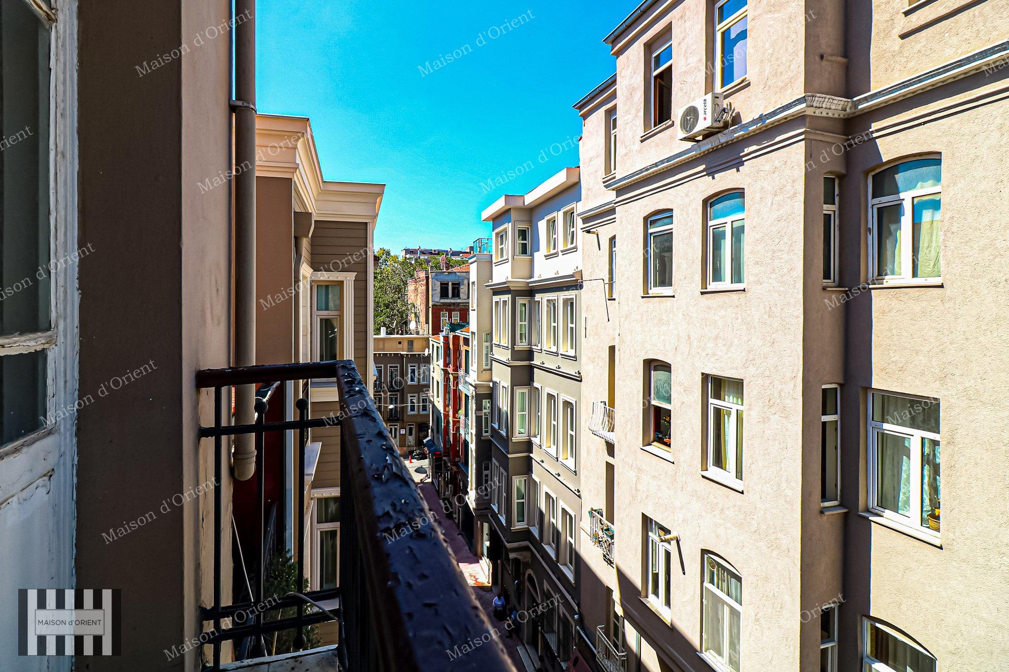 2+1 Flat for Sale in Historical Fazilet Building - Görsel 17