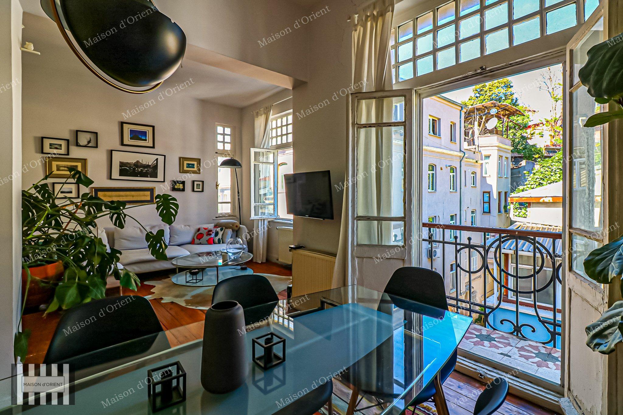 2+1 Flat for Sale in Historical Fazilet Building - Görsel 2