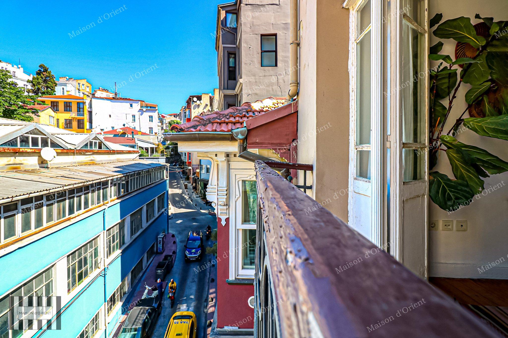 2+1 Flat for Sale in Historical Fazilet Building - Görsel 4