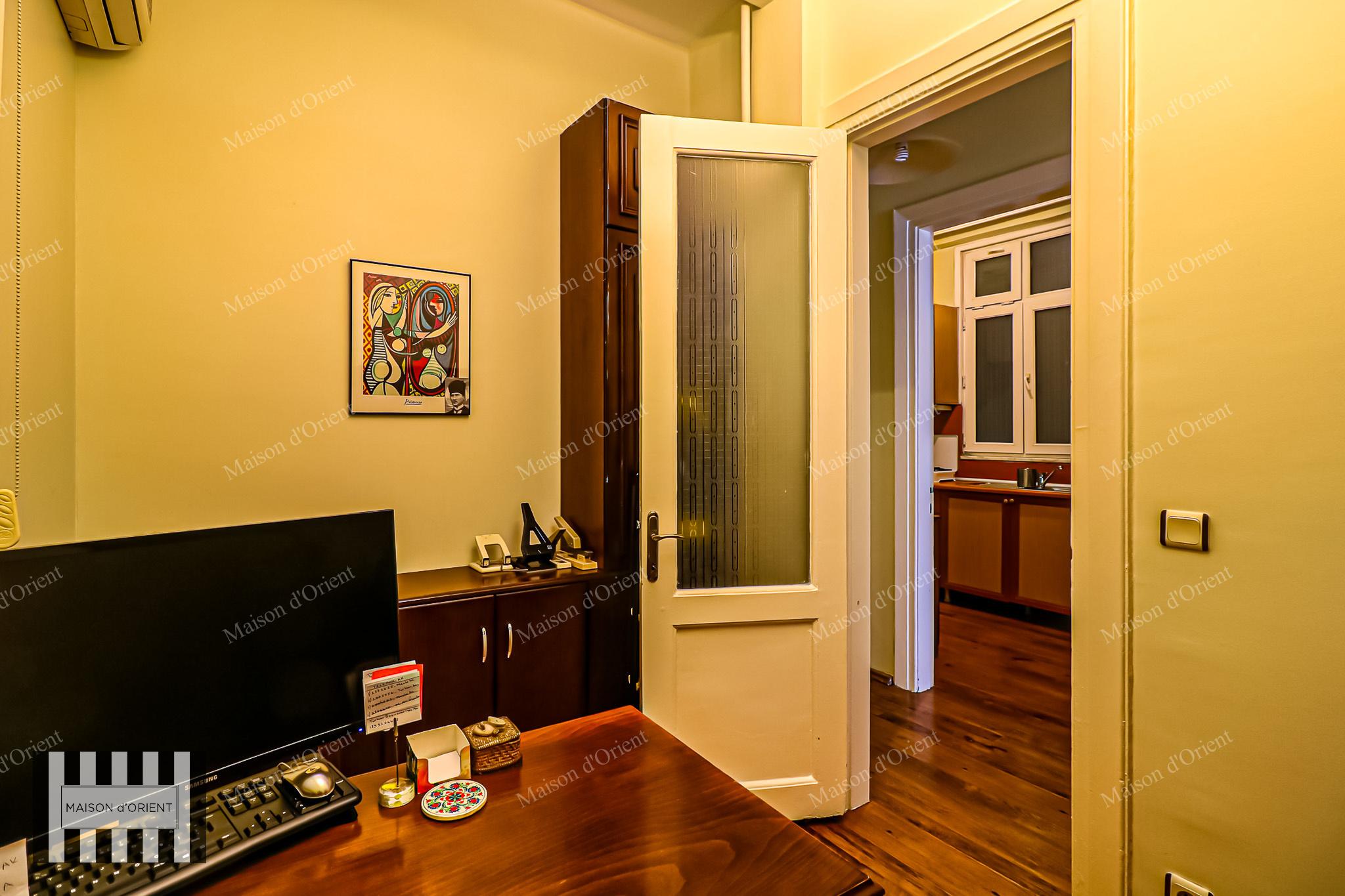 3+1 Apartment for Sale Near Taksim Square - Görsel 14