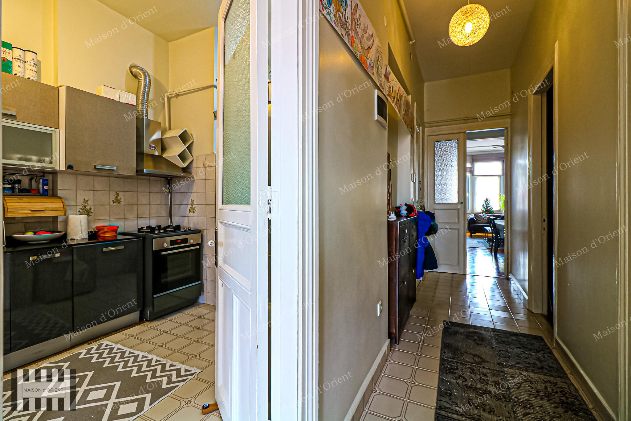 3+1 Flat for Sale in Historical Nar Building, Cihangir - Görsel 10