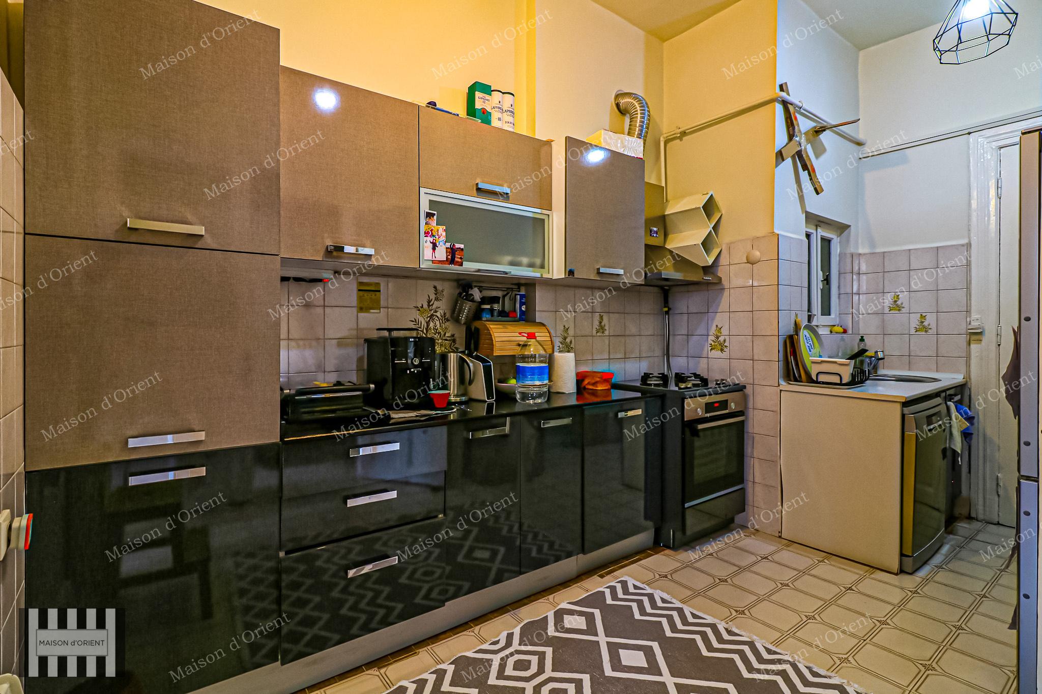 3+1 Flat for Sale in Historical Nar Building, Cihangir - Görsel 12