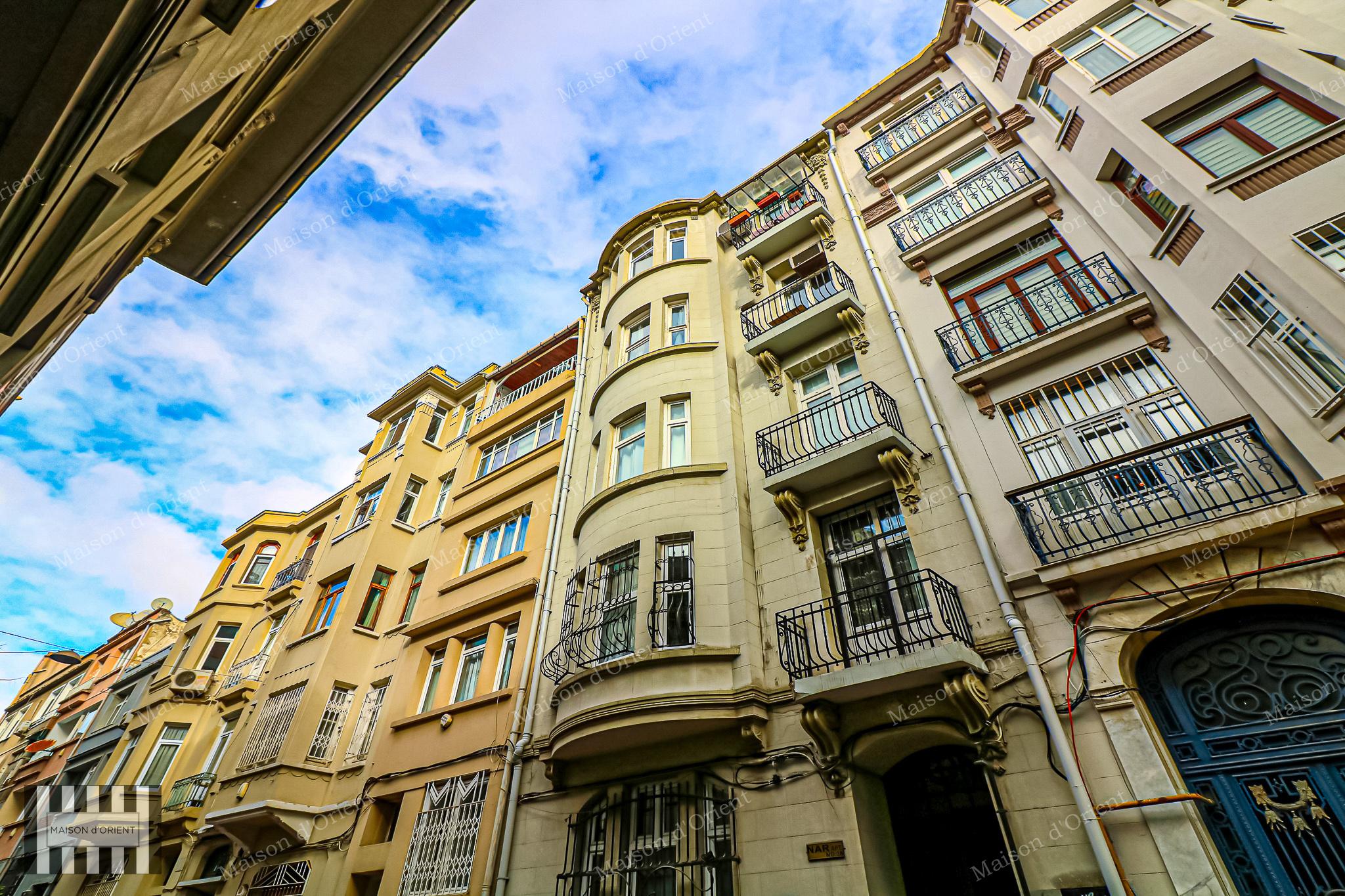 3+1 Flat for Sale in Historical Nar Building, Cihangir - Görsel 26