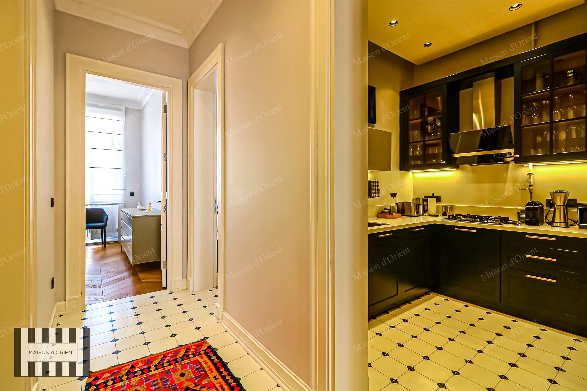 3+1 Flat for Sale in Historical Nar Building, Cihangir - Görsel 50