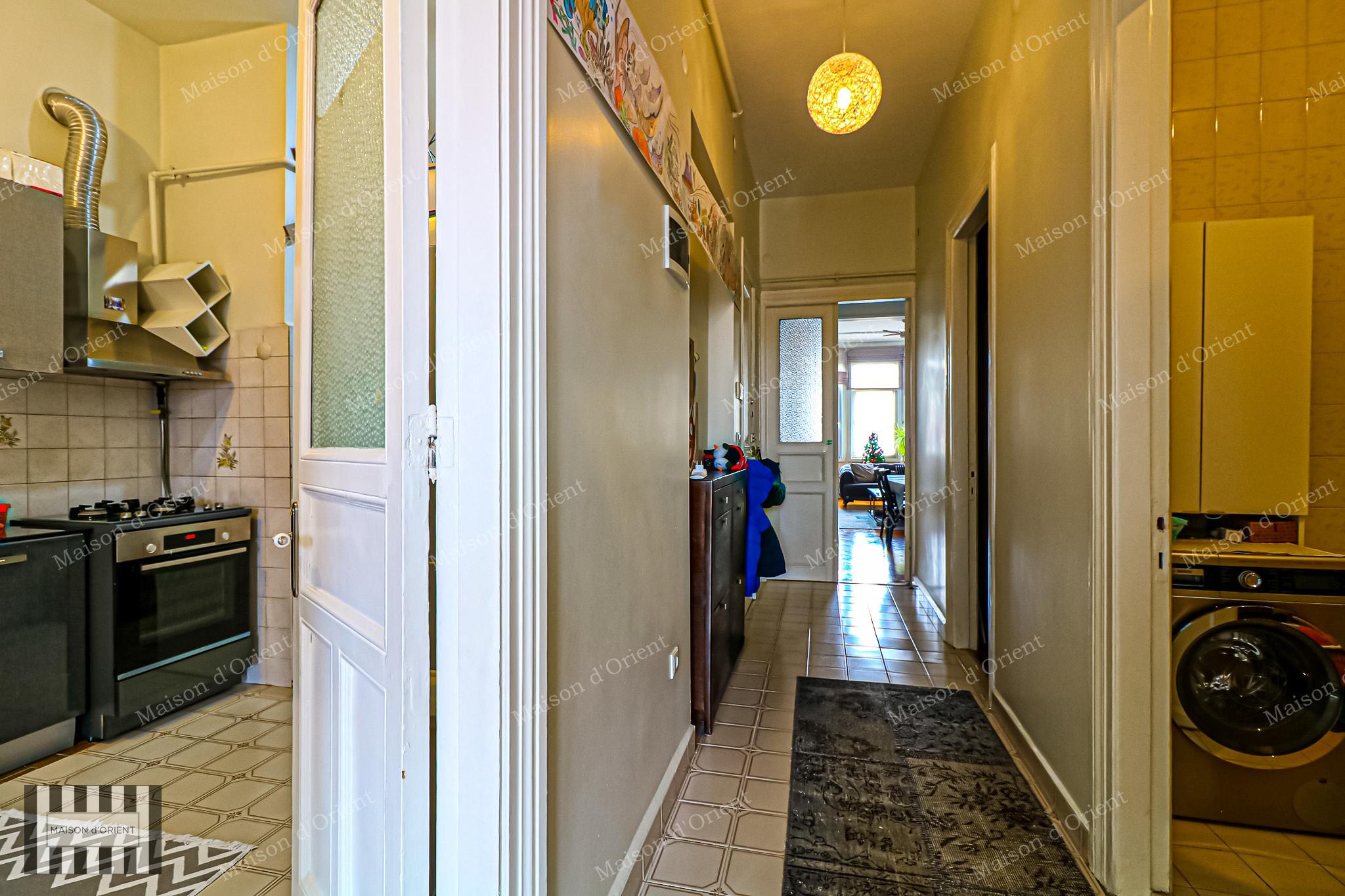 3+1 Flat for Sale in Historical Nar Building, Cihangir - Görsel 7