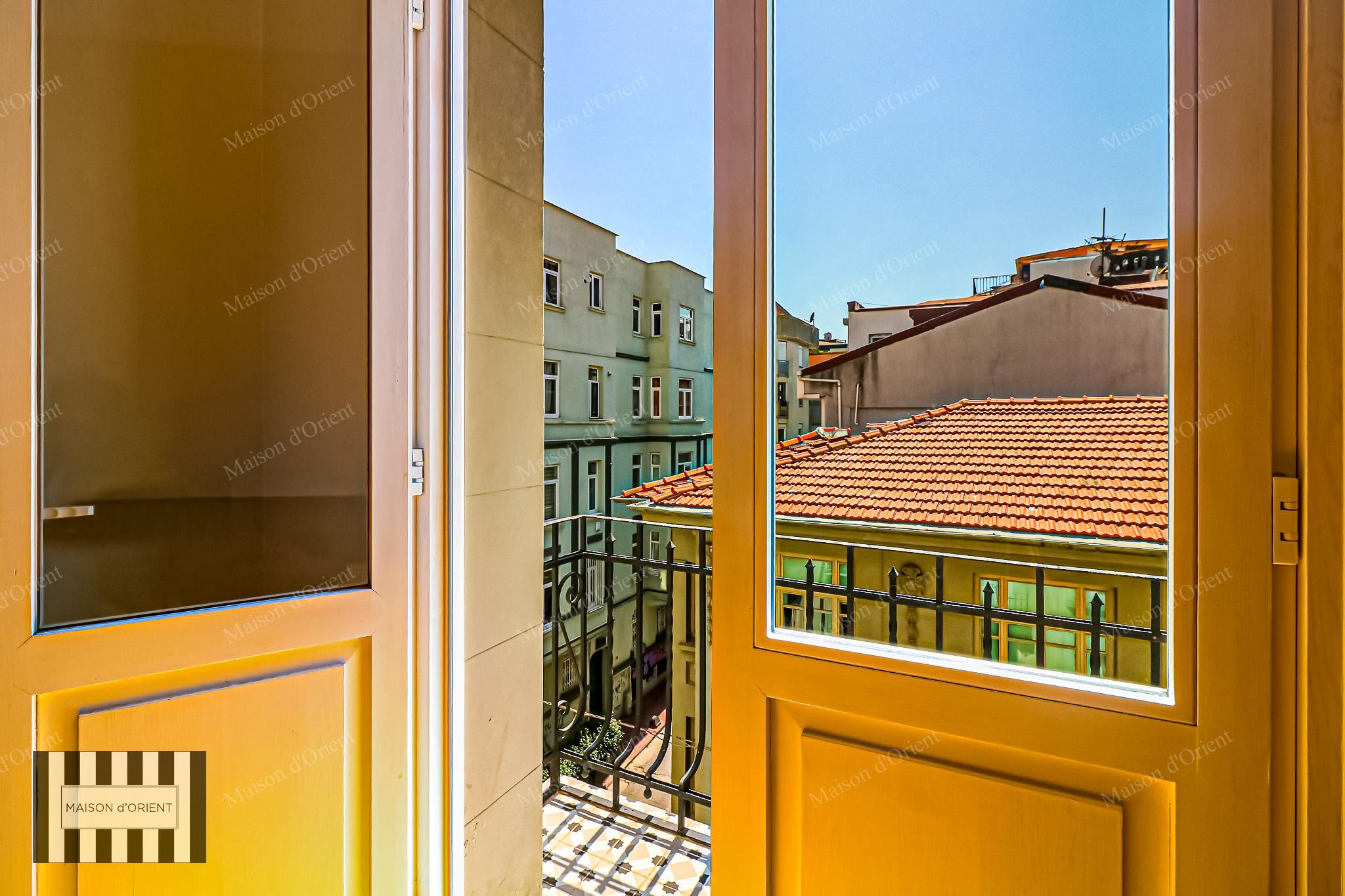 3+1 Flat for Sale in Historical Nar Building, Cihangir - Görsel 91