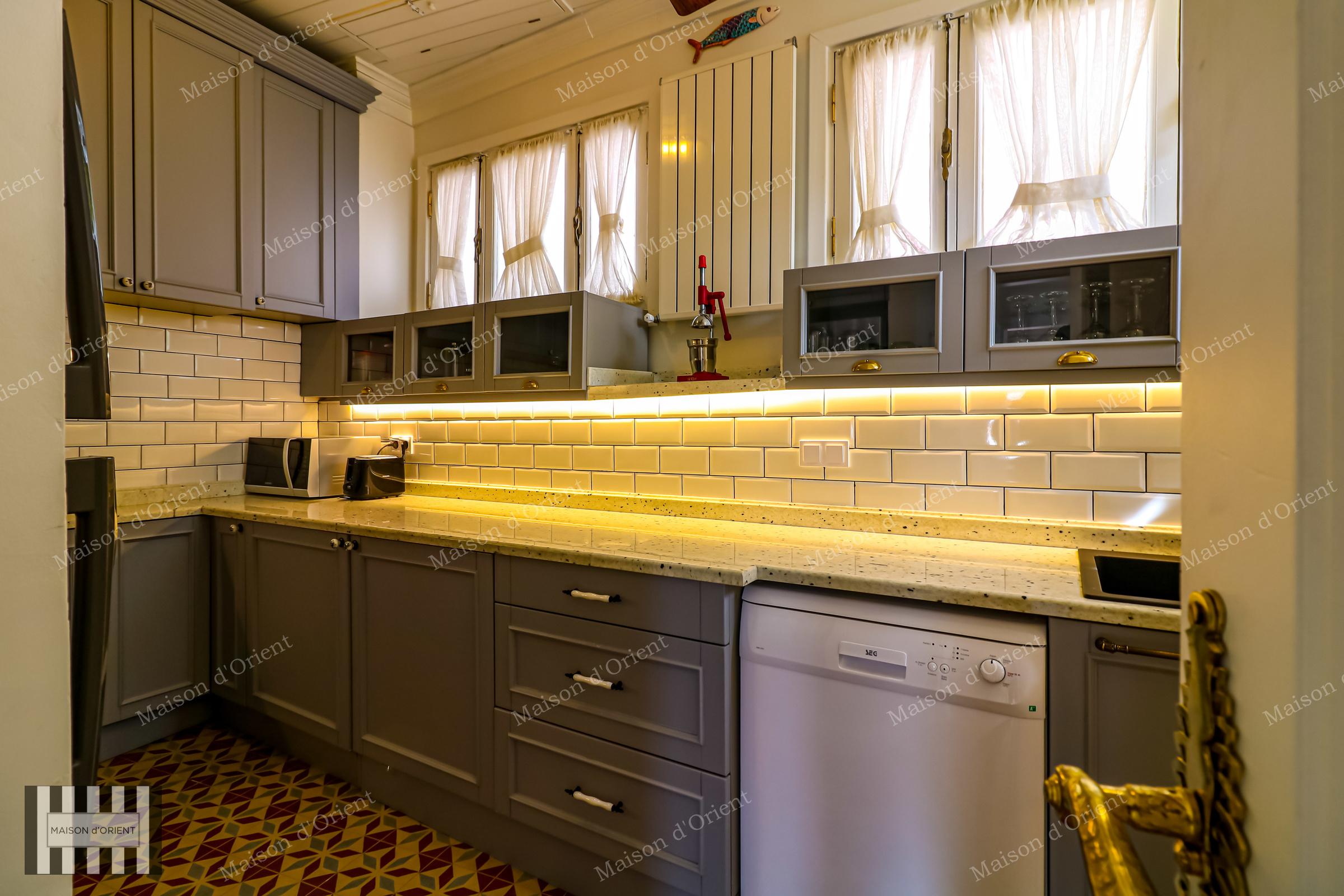 4+1 Historical House for Sale in Aynalı Çeşme - Görsel 6