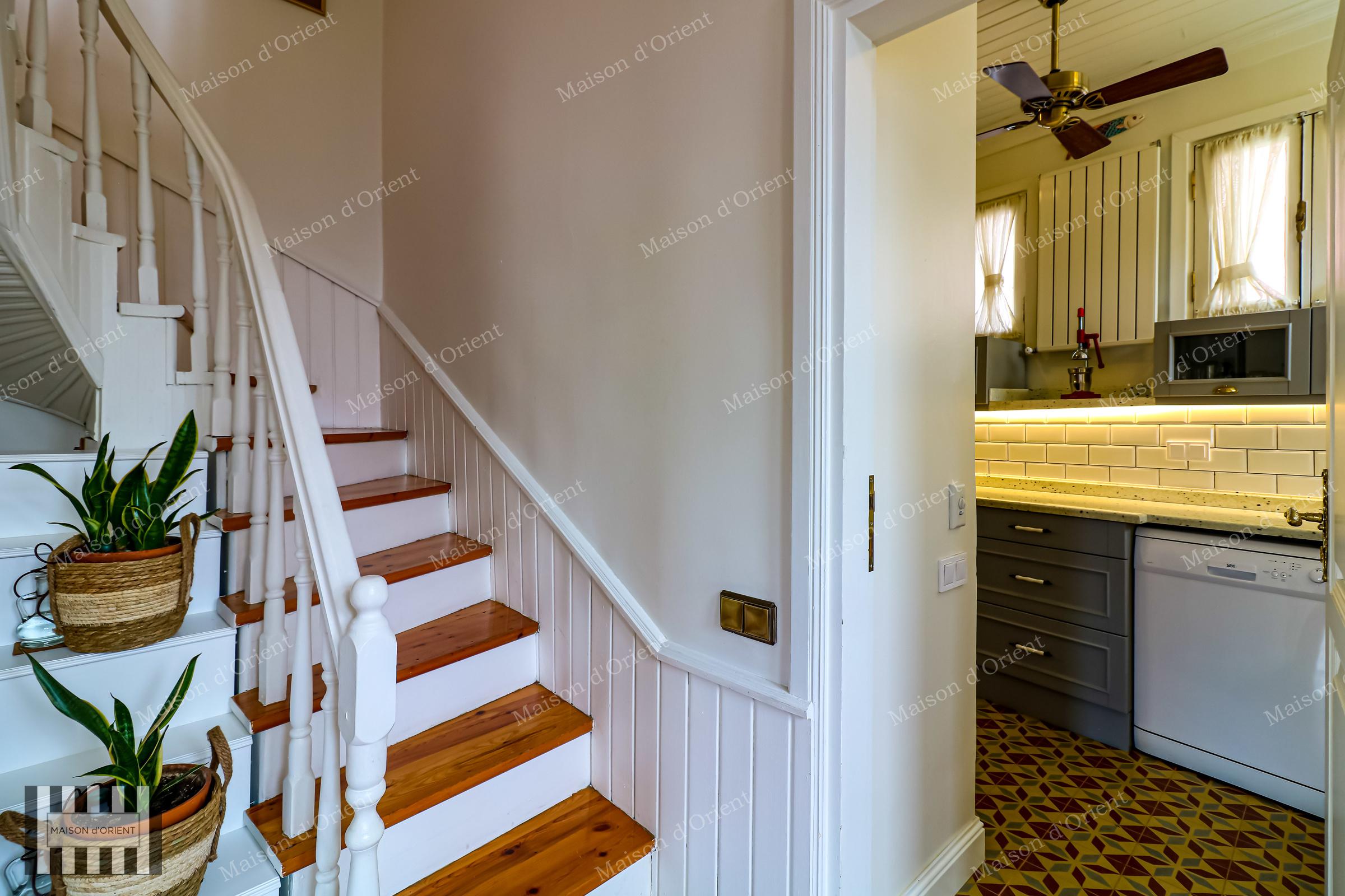 4+1 Historical House for Sale in Aynalı Çeşme - Görsel 7