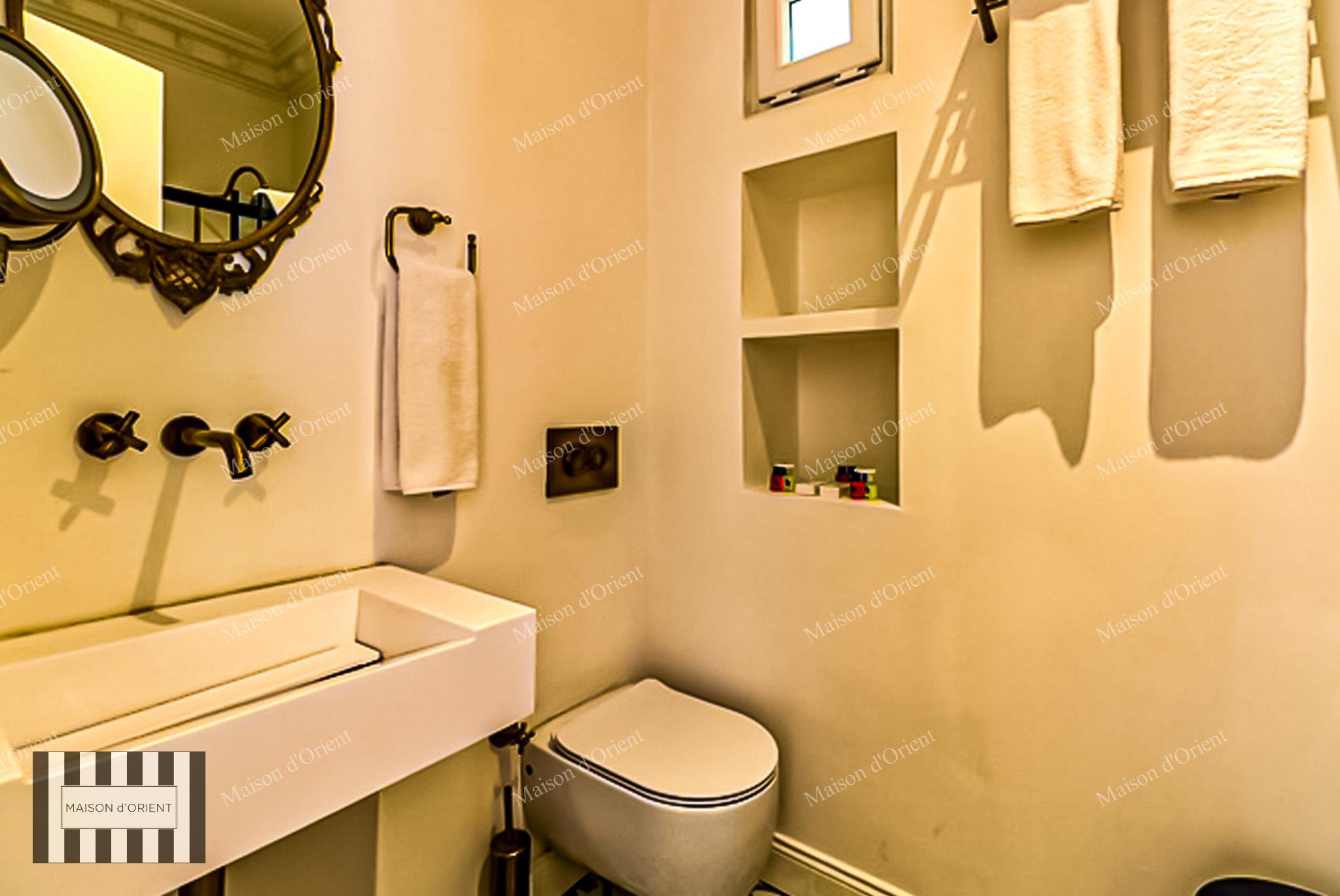 4-Storey Building with Garden for Sale in Balat - Görsel 11