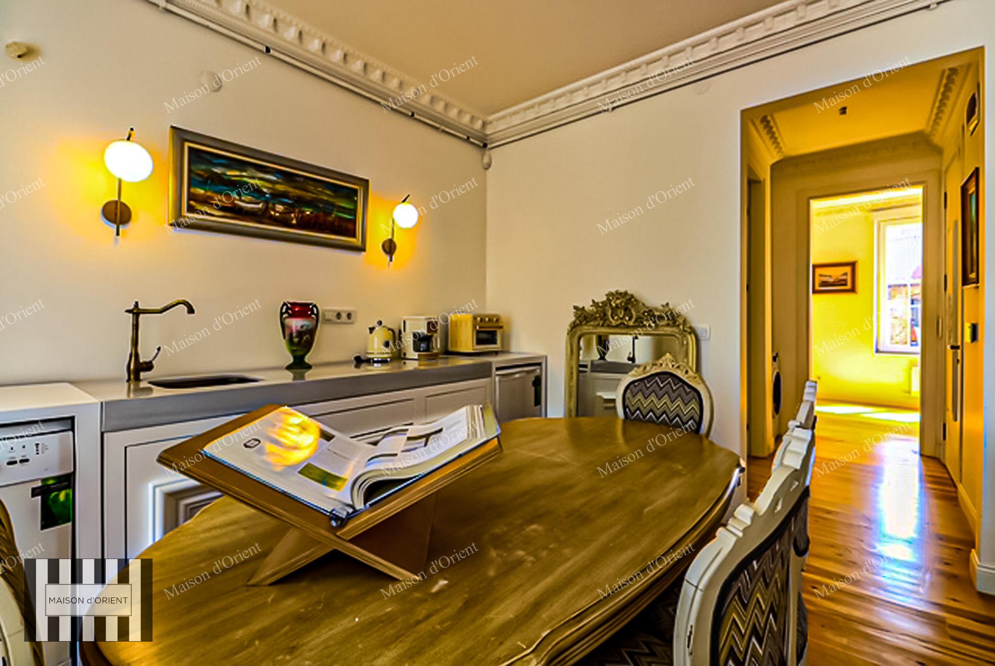 4-Storey Building with Garden for Sale in Balat - Görsel 12