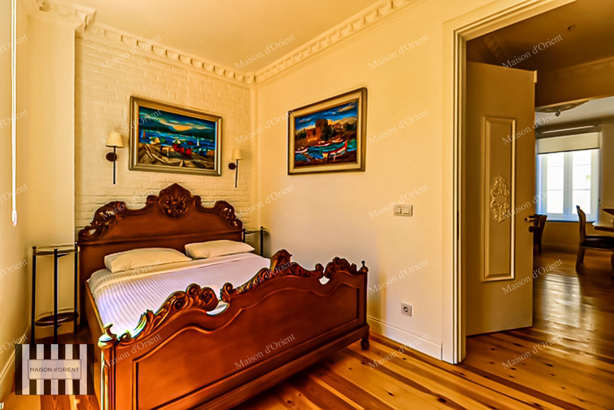 4-Storey Building with Garden for Sale in Balat - Görsel 2