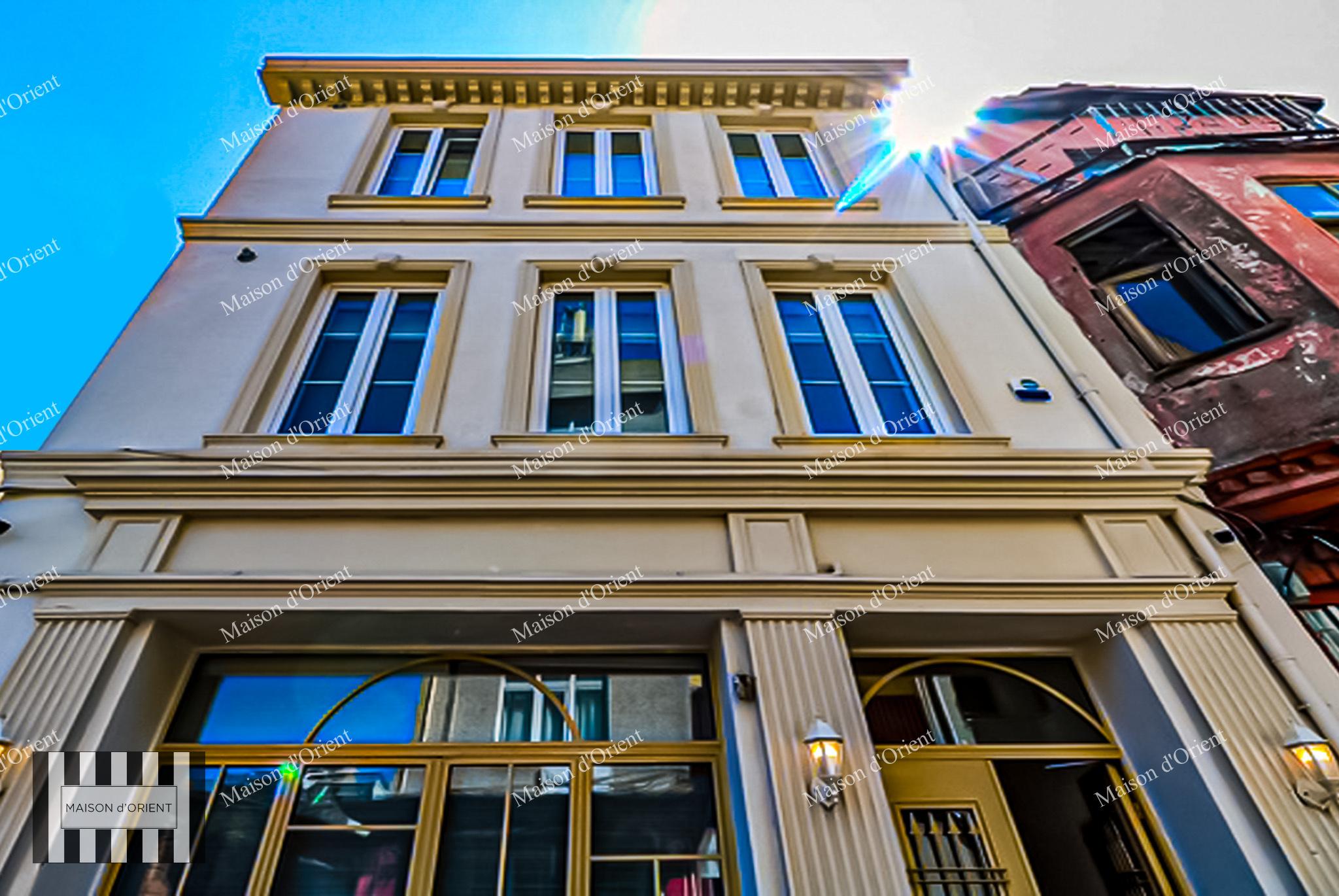 4-Storey Building with Garden for Sale in Balat - Görsel 22