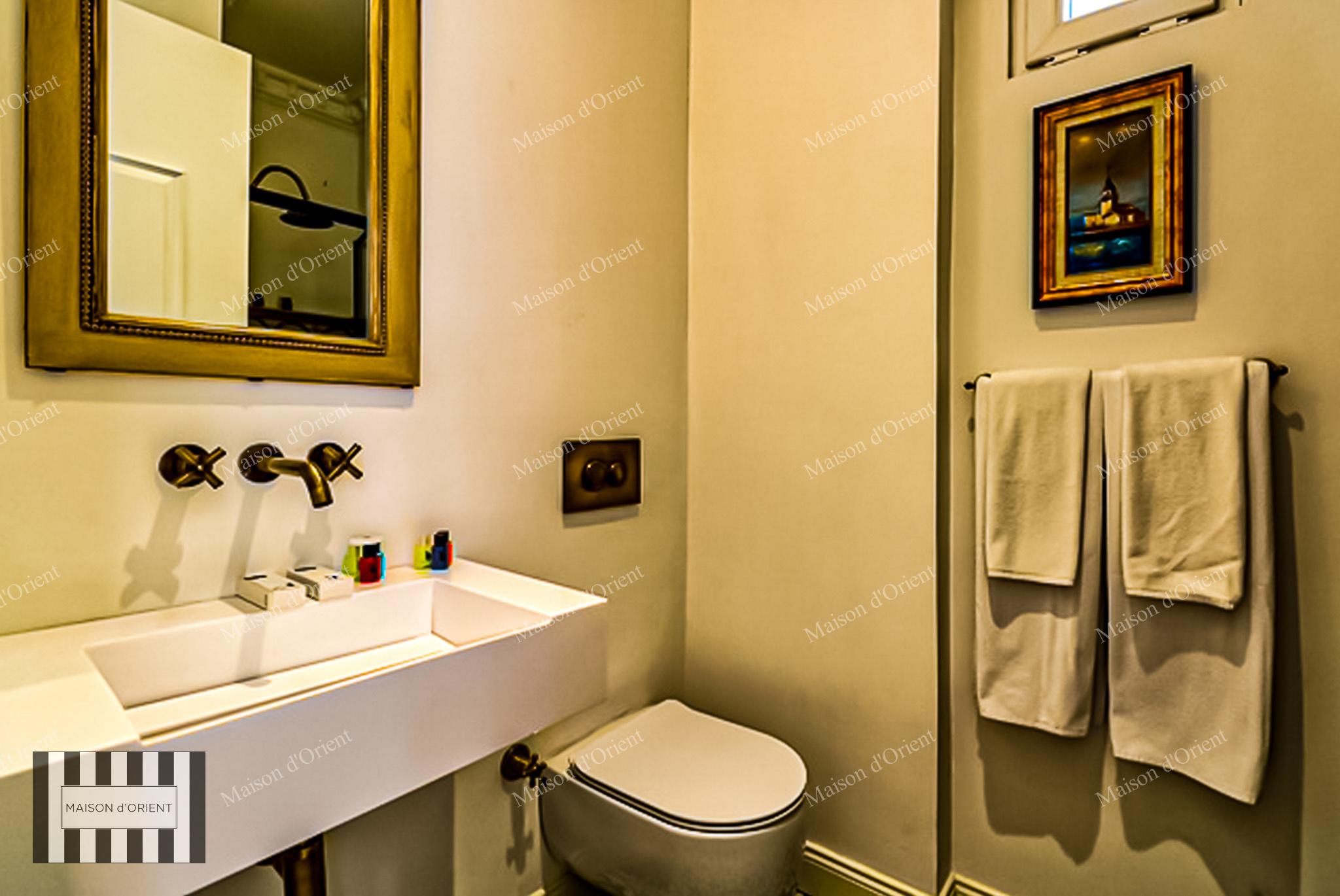 4-Storey Building with Garden for Sale in Balat - Görsel 24