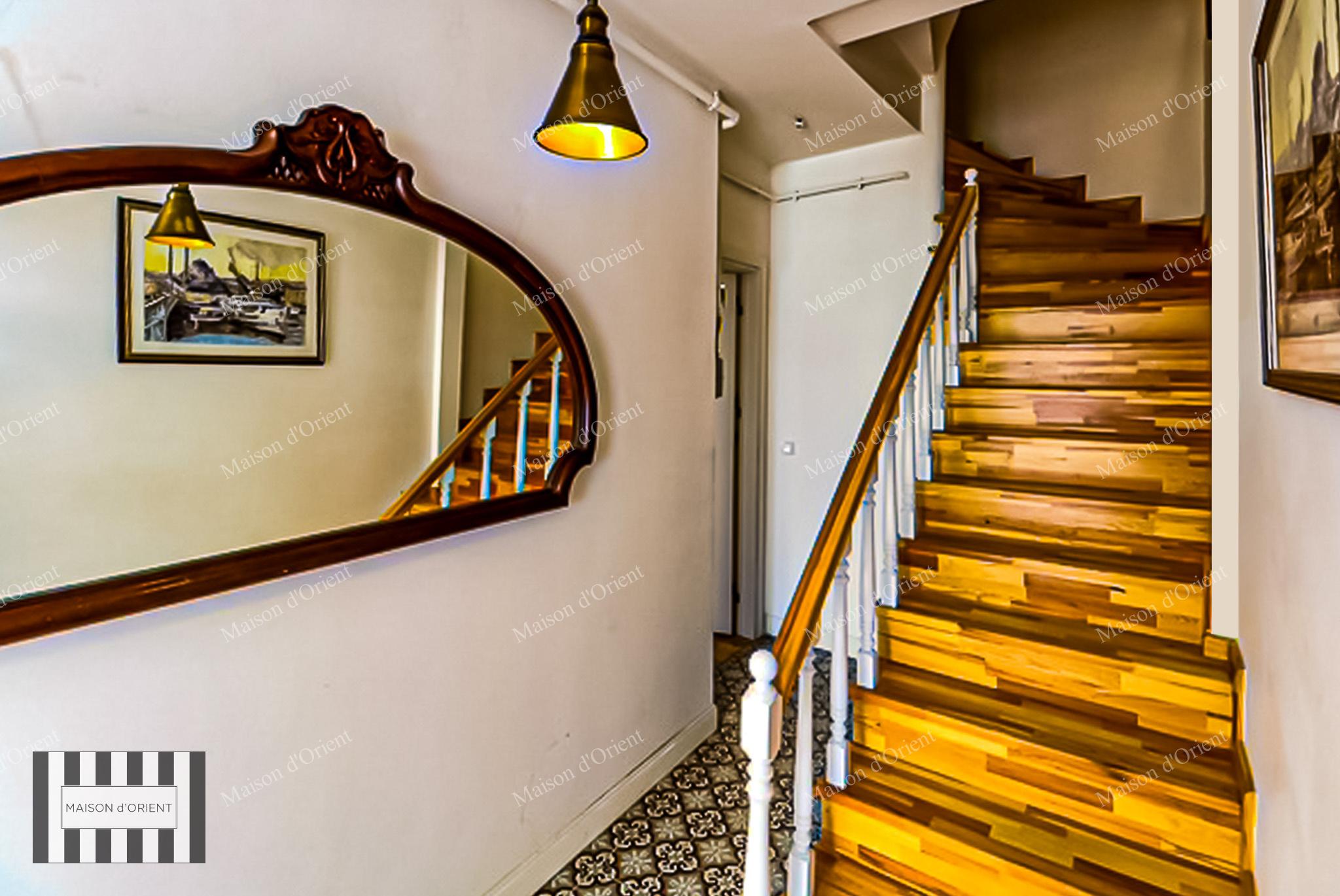 4-Storey Building with Garden for Sale in Balat - Görsel 3