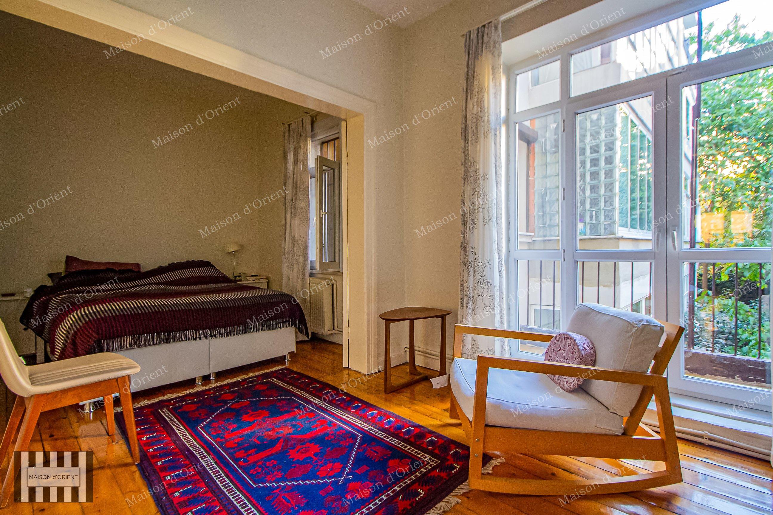 5-Story Historical Building for Sale in Cihangir - Görsel 11
