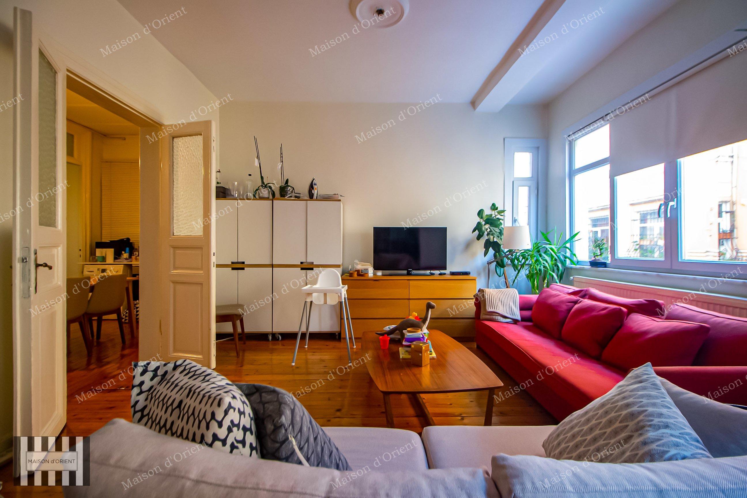 5-Story Historical Building for Sale in Cihangir - Görsel 2