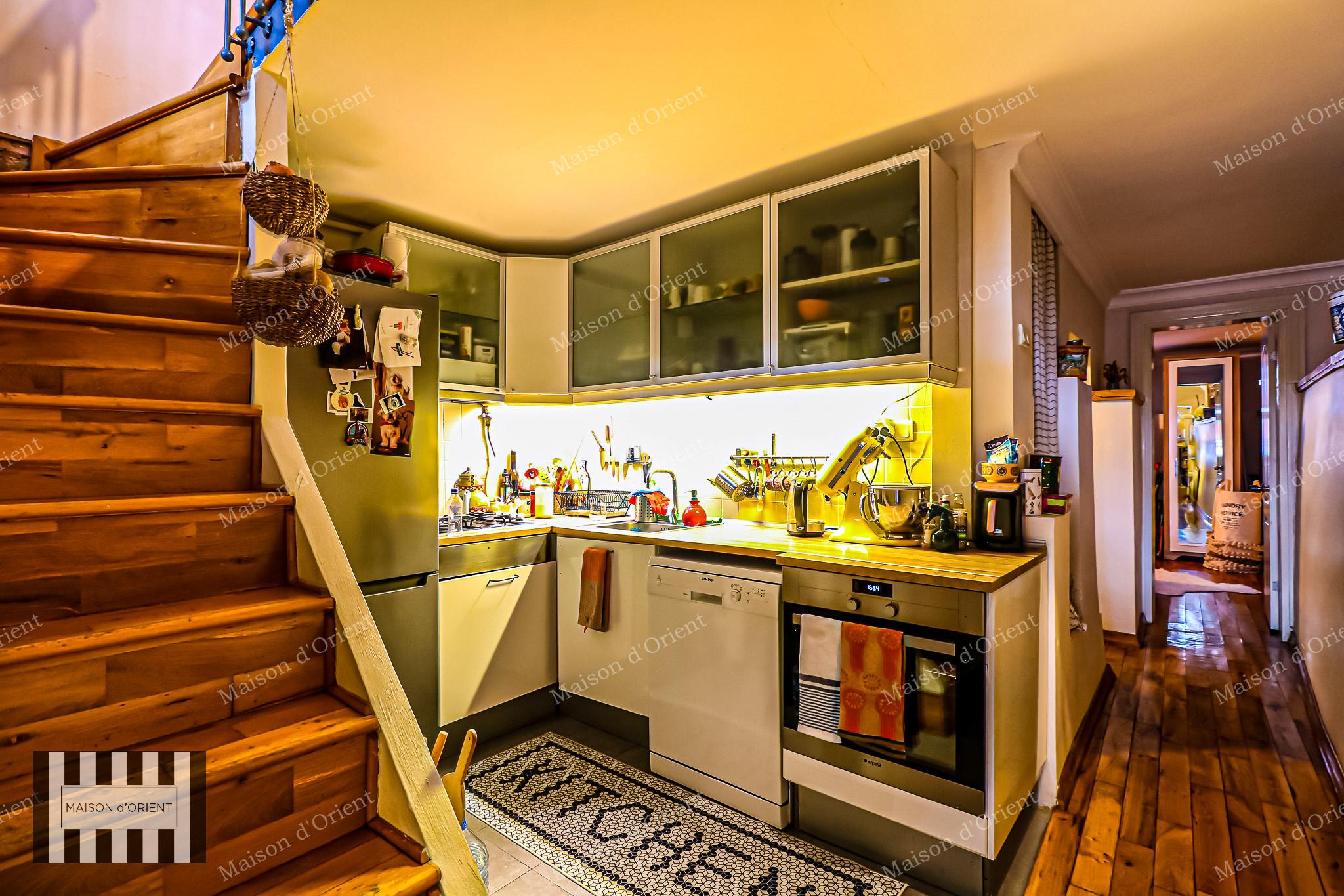 5-Story Historical Building for Sale in Cihangir - Görsel 32