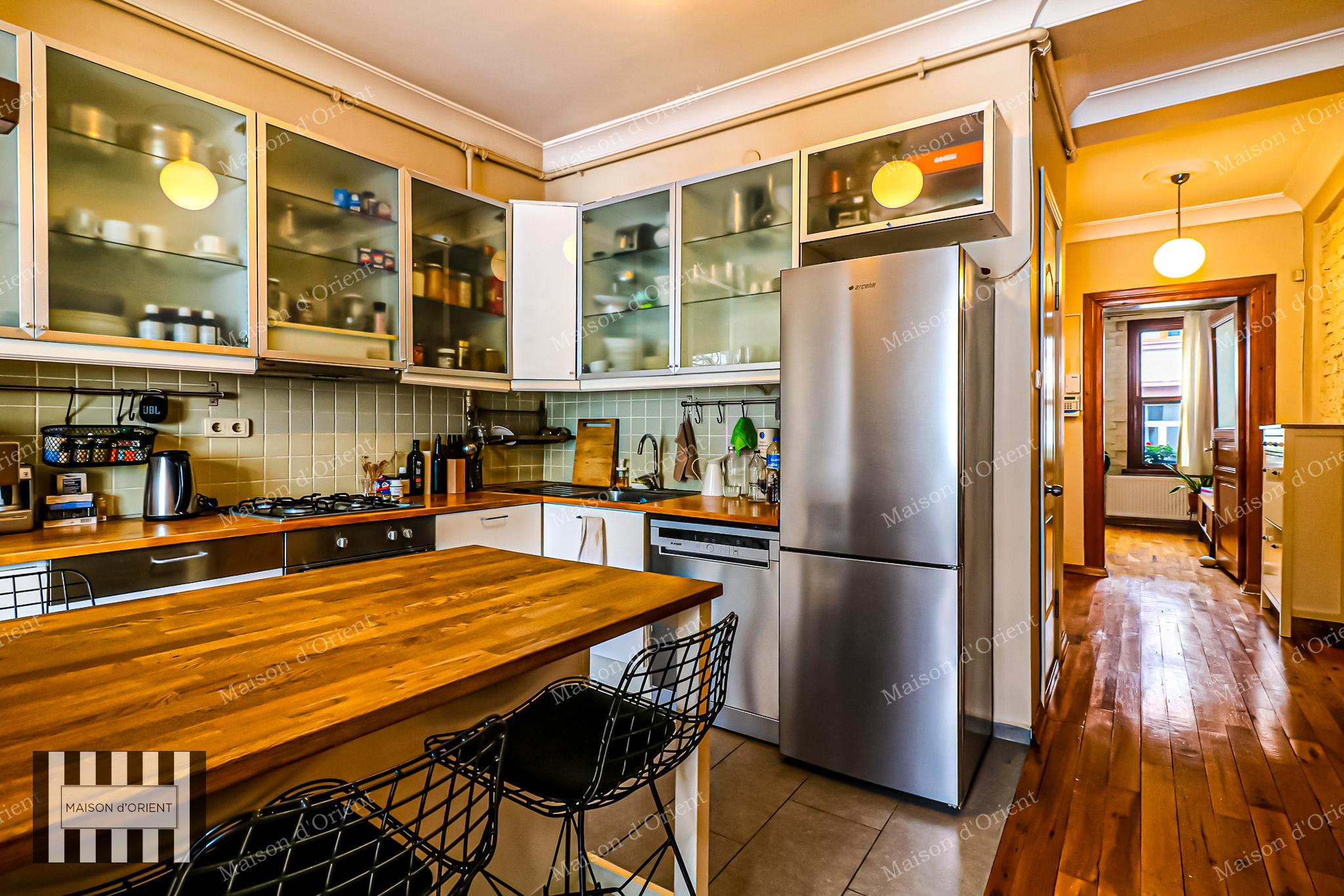 5-Story Historical Building for Sale in Cihangir - Görsel 37