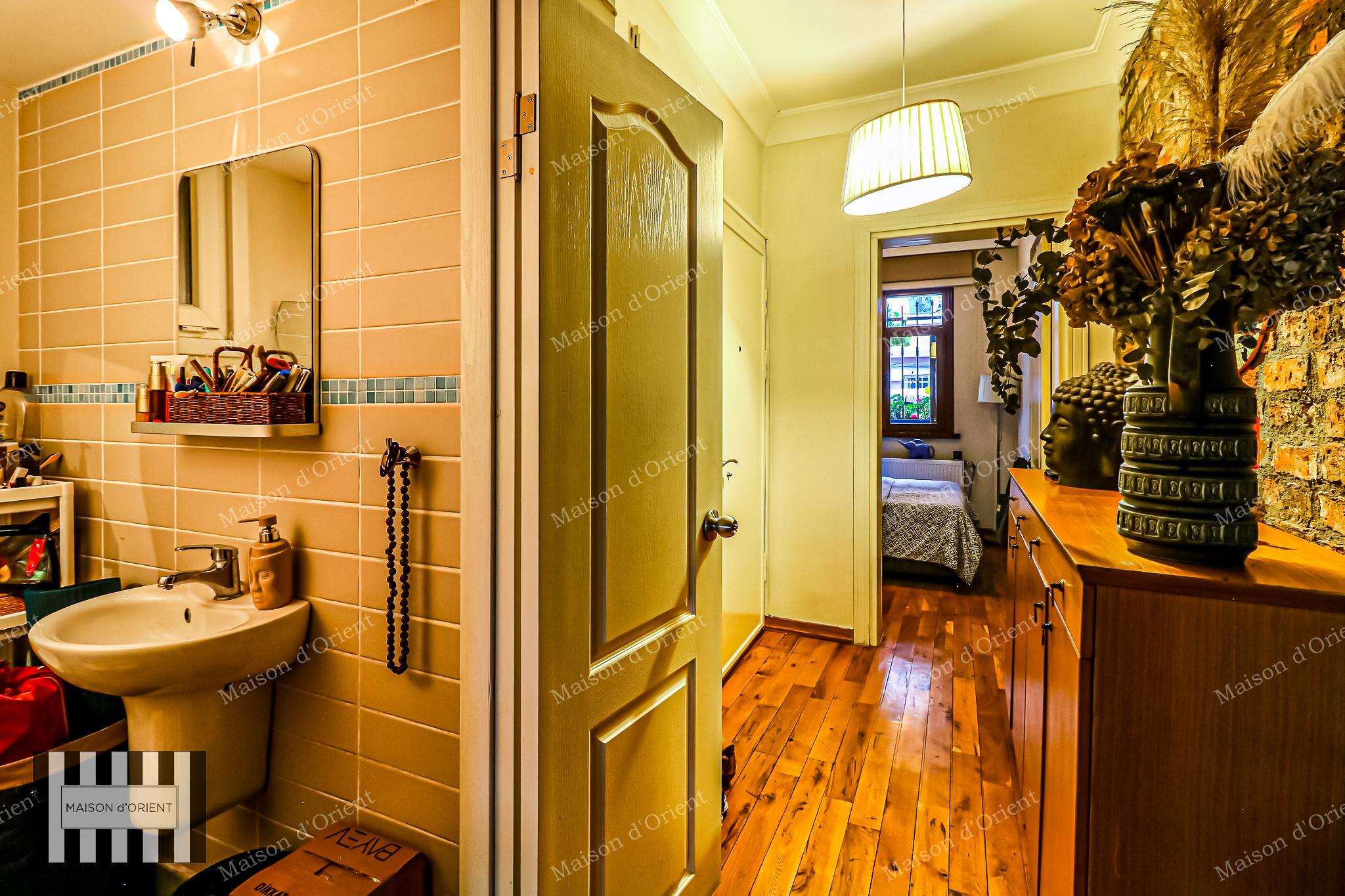 5-Story Historical Building for Sale in Cihangir - Görsel 43