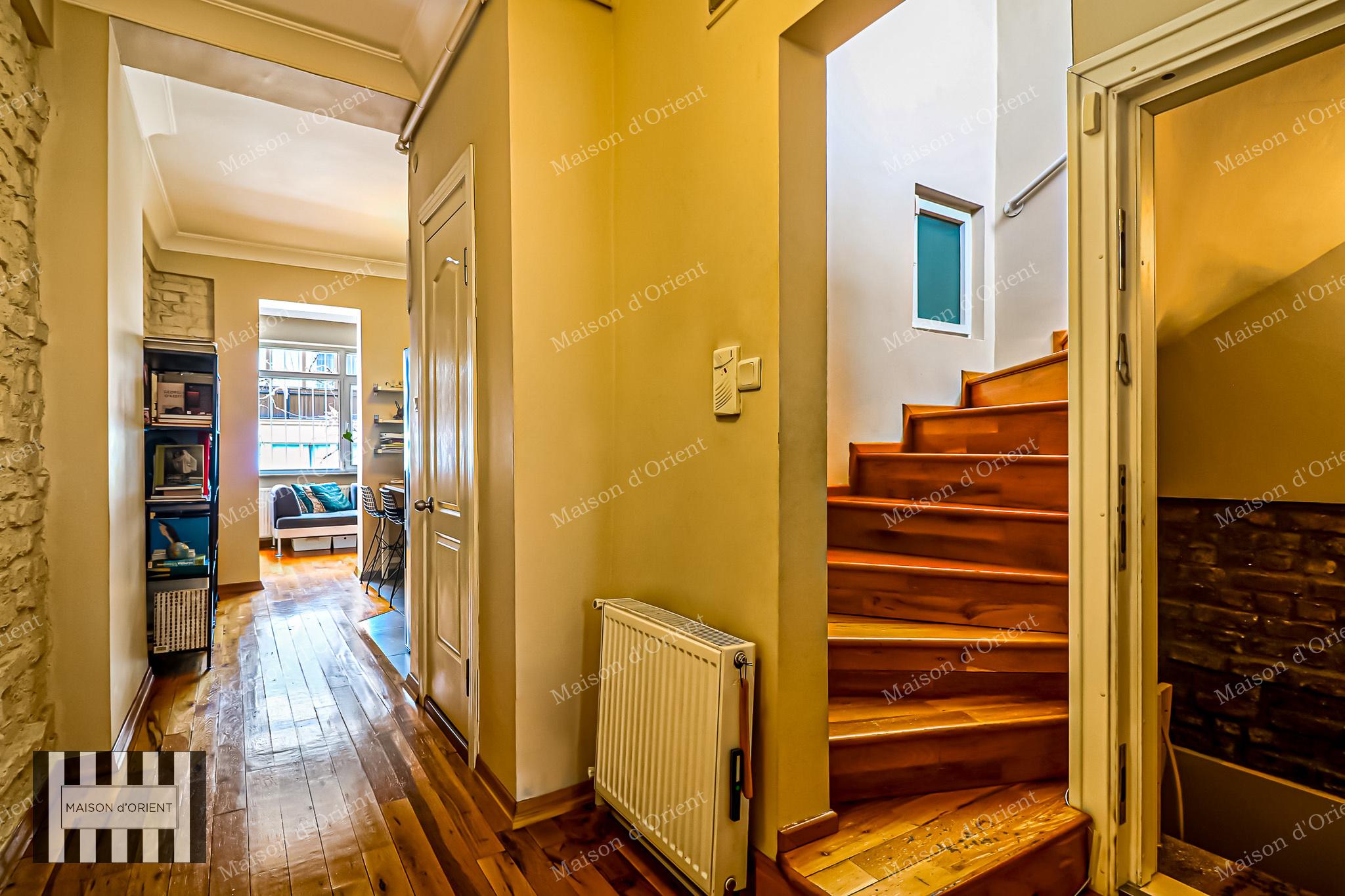 5-Story Historical Building for Sale in Cihangir - Görsel 57