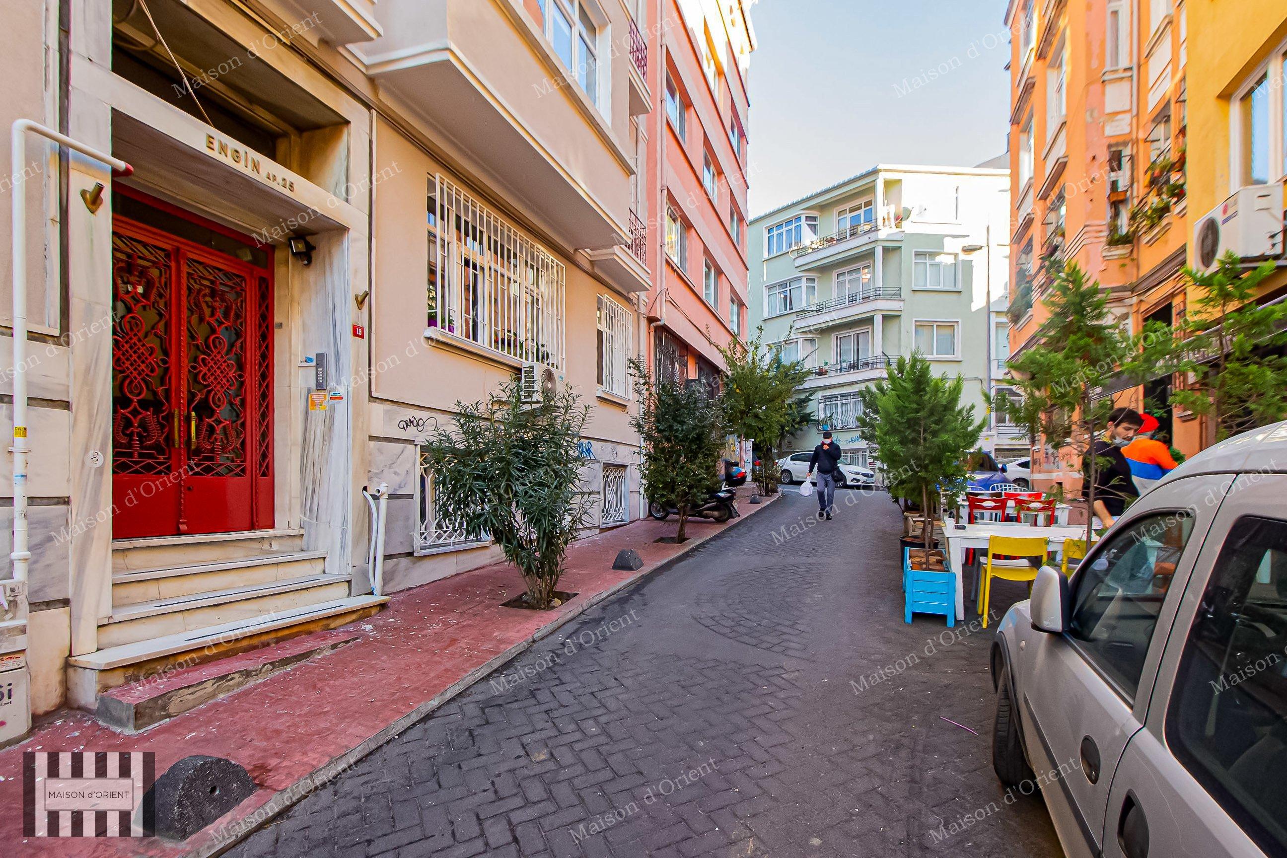 5-Story Historical Building for Sale in Cihangir - Görsel 6