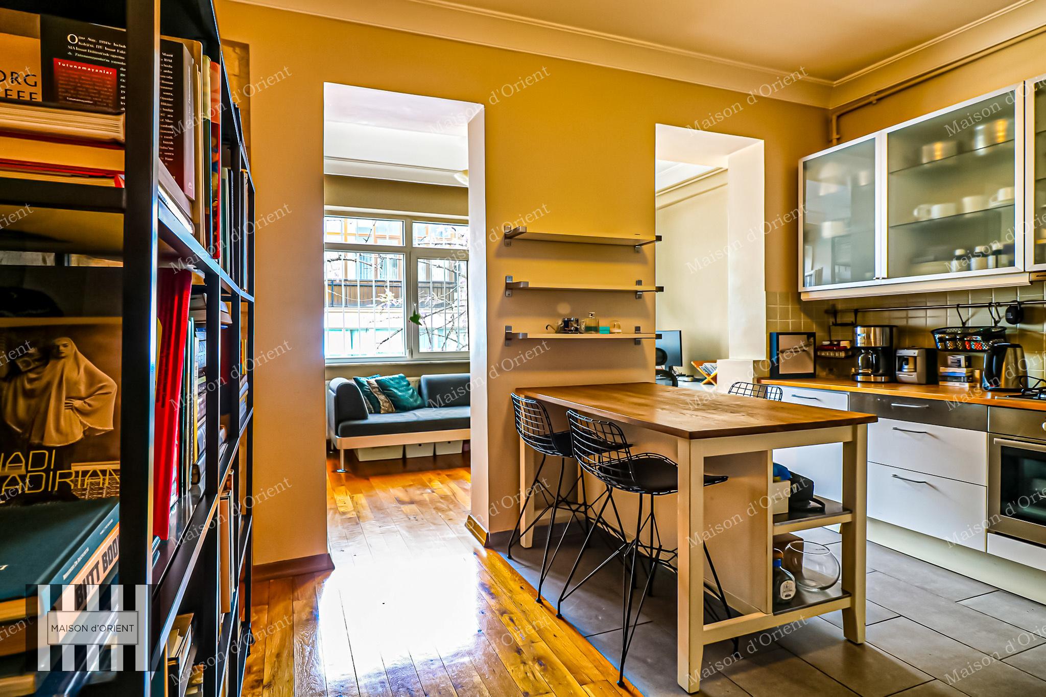 5-Story Historical Building for Sale in Cihangir - Görsel 64