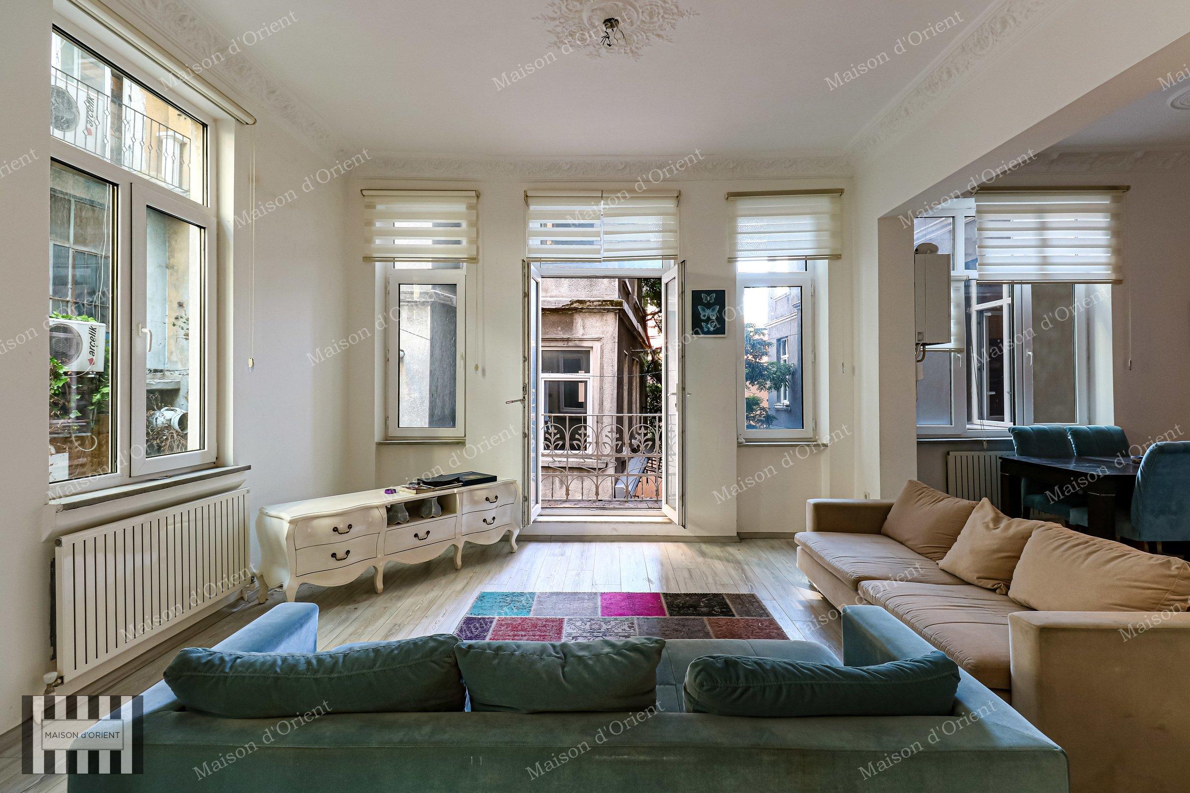 7-Storey Historical Building for Sale in Pera - Görsel 19