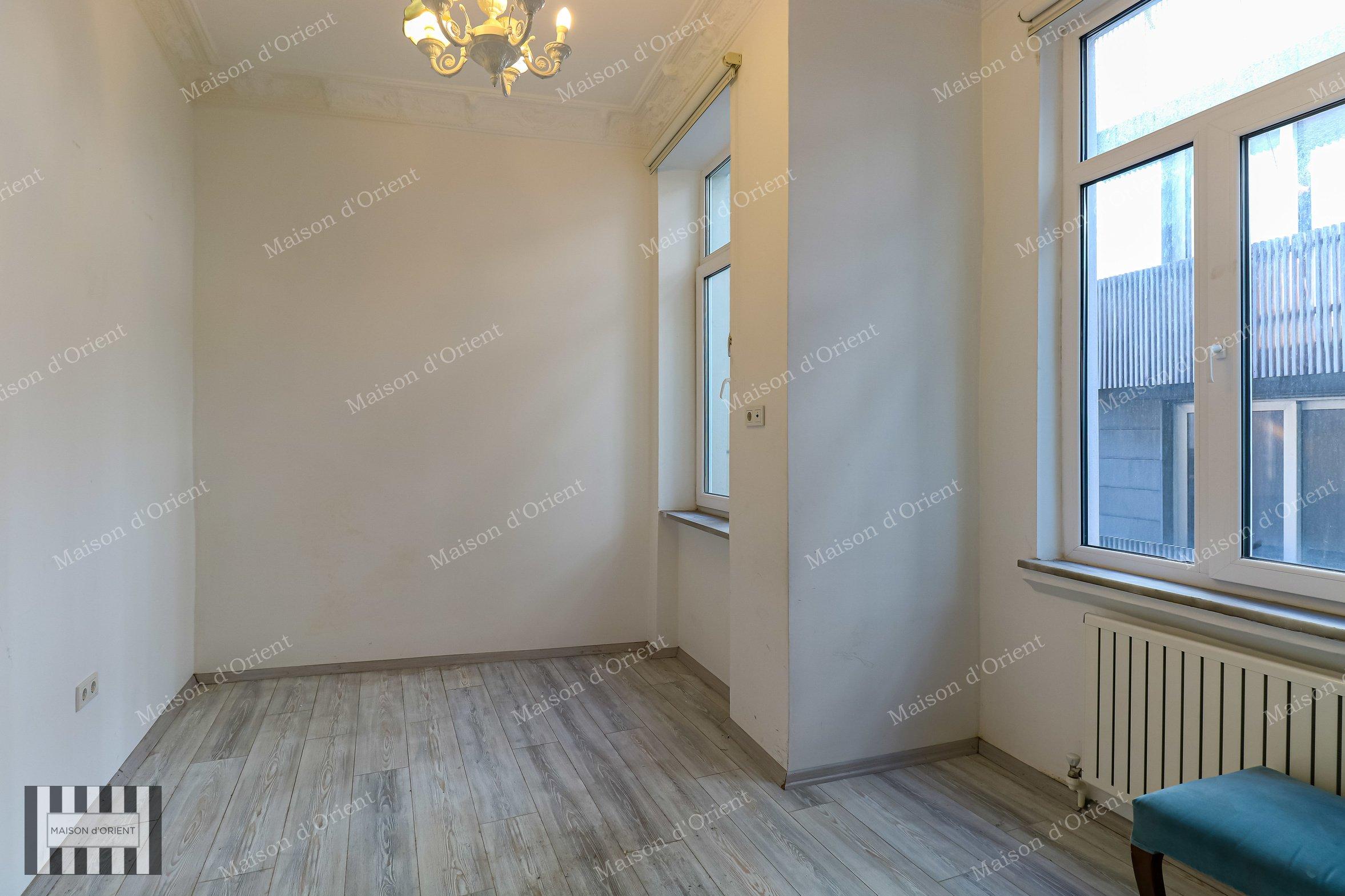 7-Storey Historical Building for Sale in Pera - Görsel 2