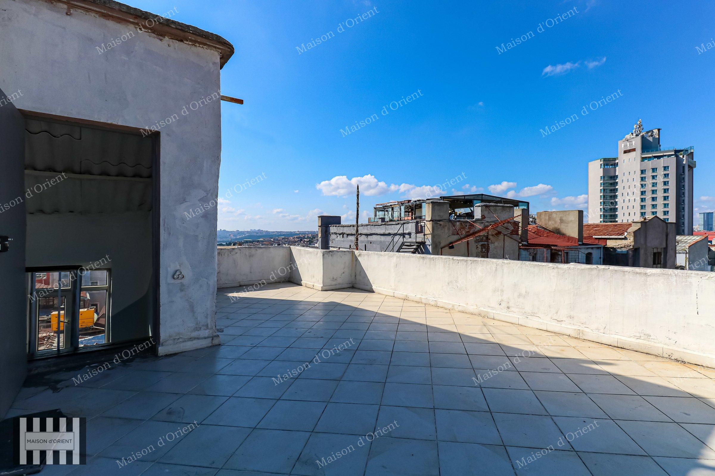 7-Storey Historical Building for Sale in Pera - Görsel 24