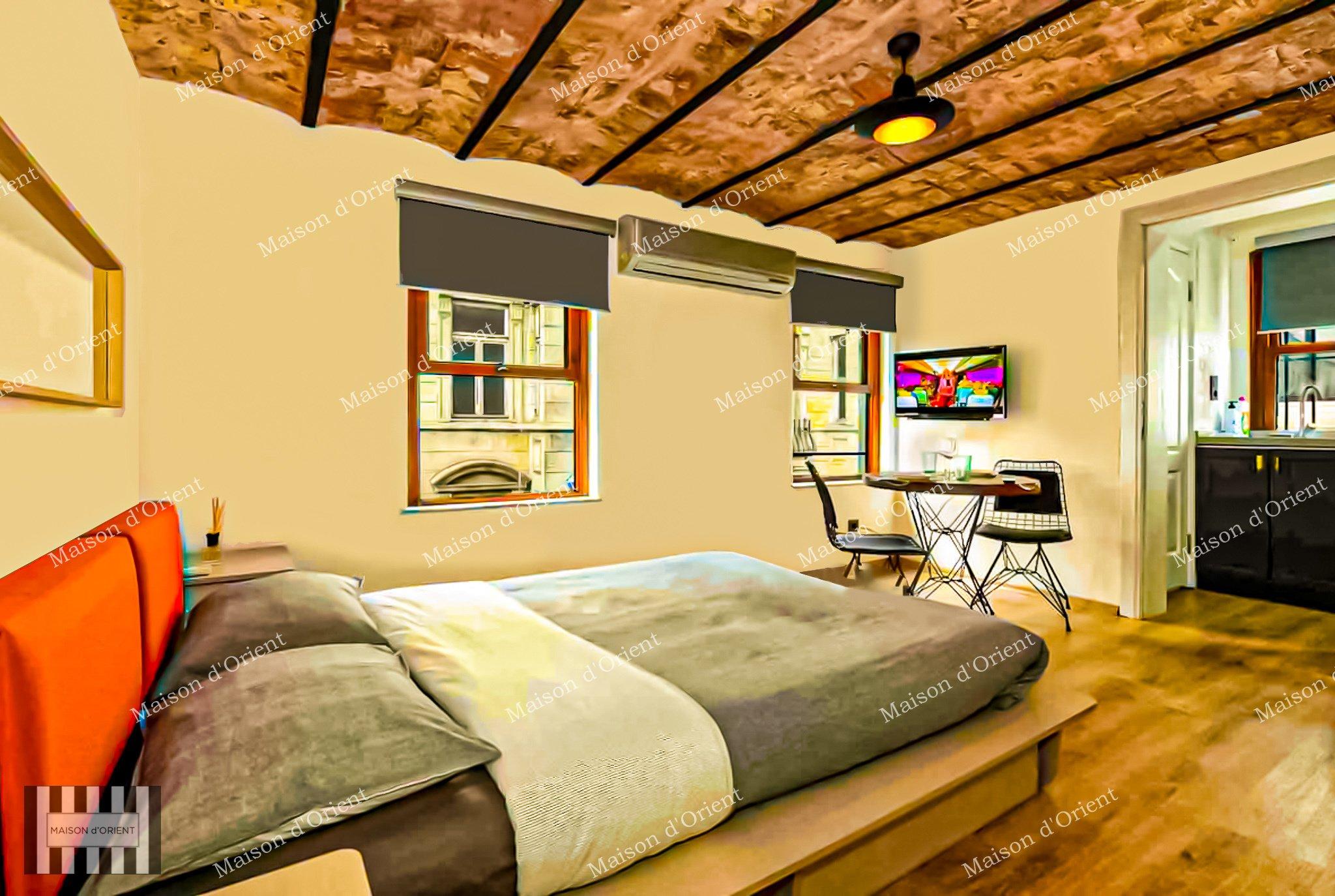 7-Storey Historical Building for Sale in Pera - Görsel 42