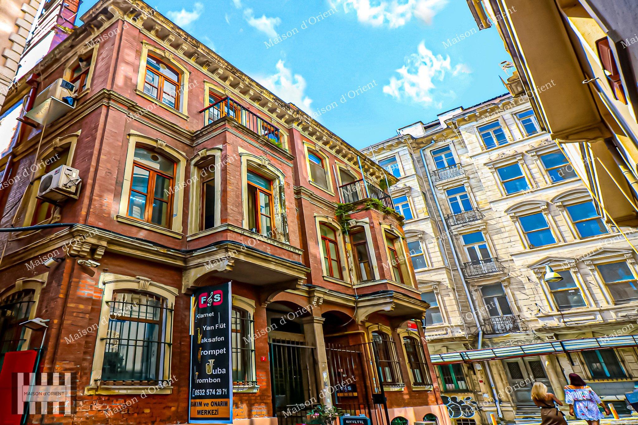 7-Storey Historical Building for Sale in Pera - Görsel 44