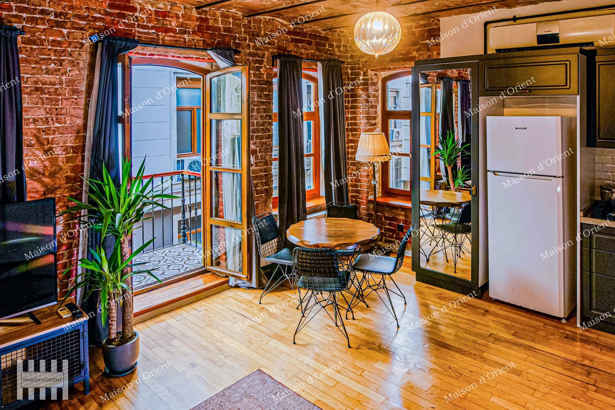 7-Storey Historical Building for Sale in Pera - Görsel 51