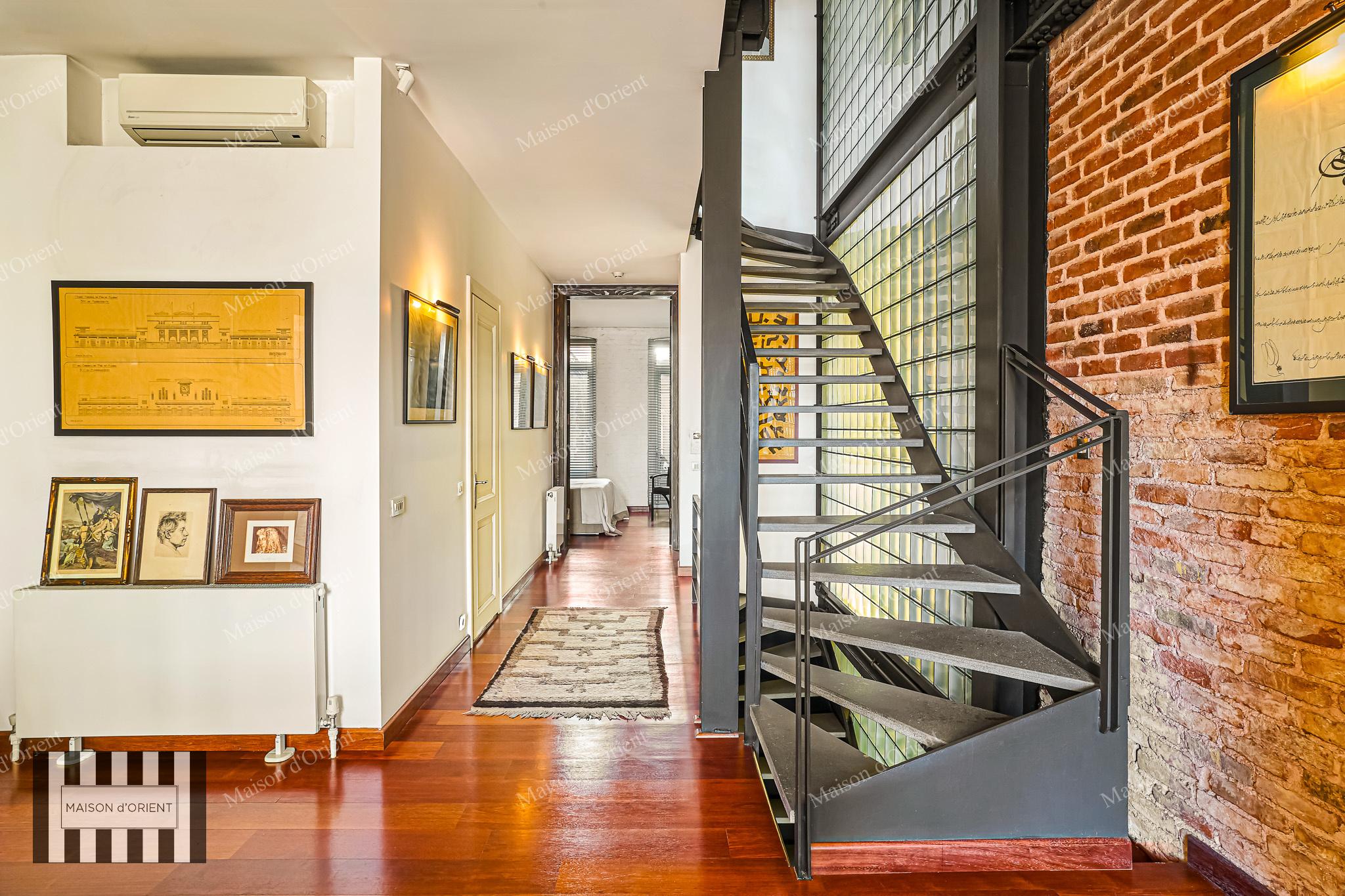 7-Storey Historical Building for Sale in Pera - Görsel 67