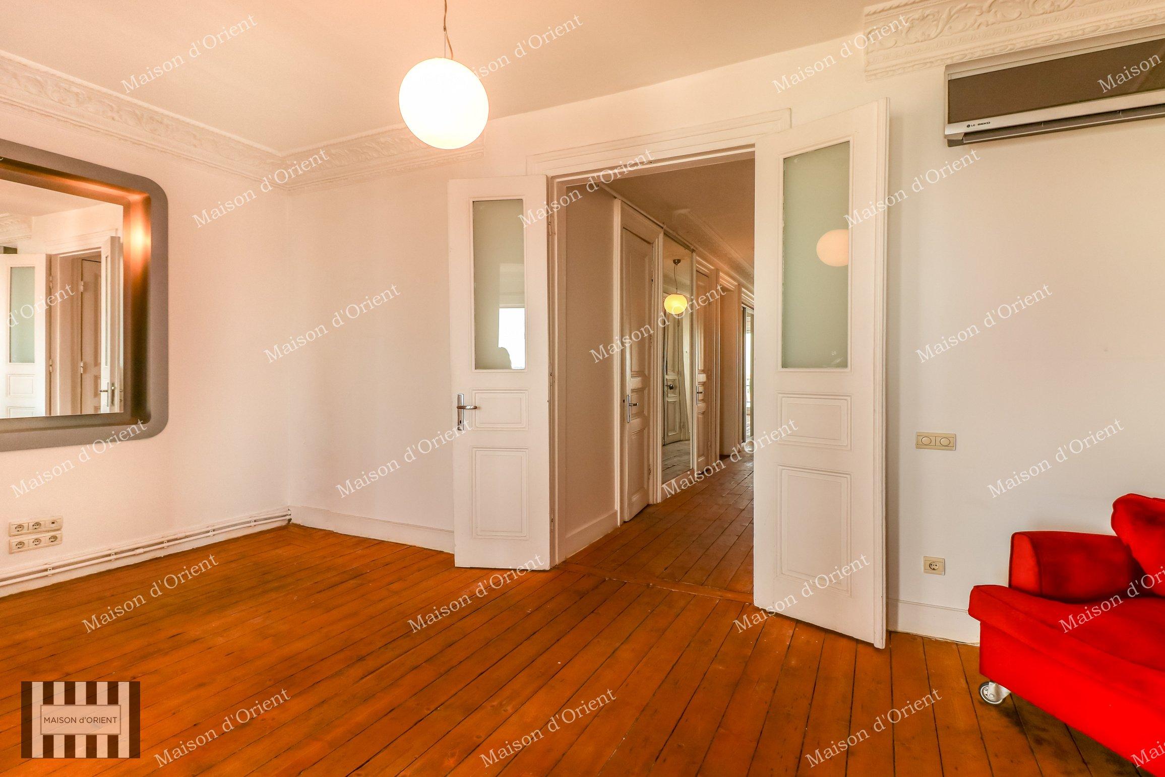 Flat for Sale in Historical Mavrodi Building - Görsel 110