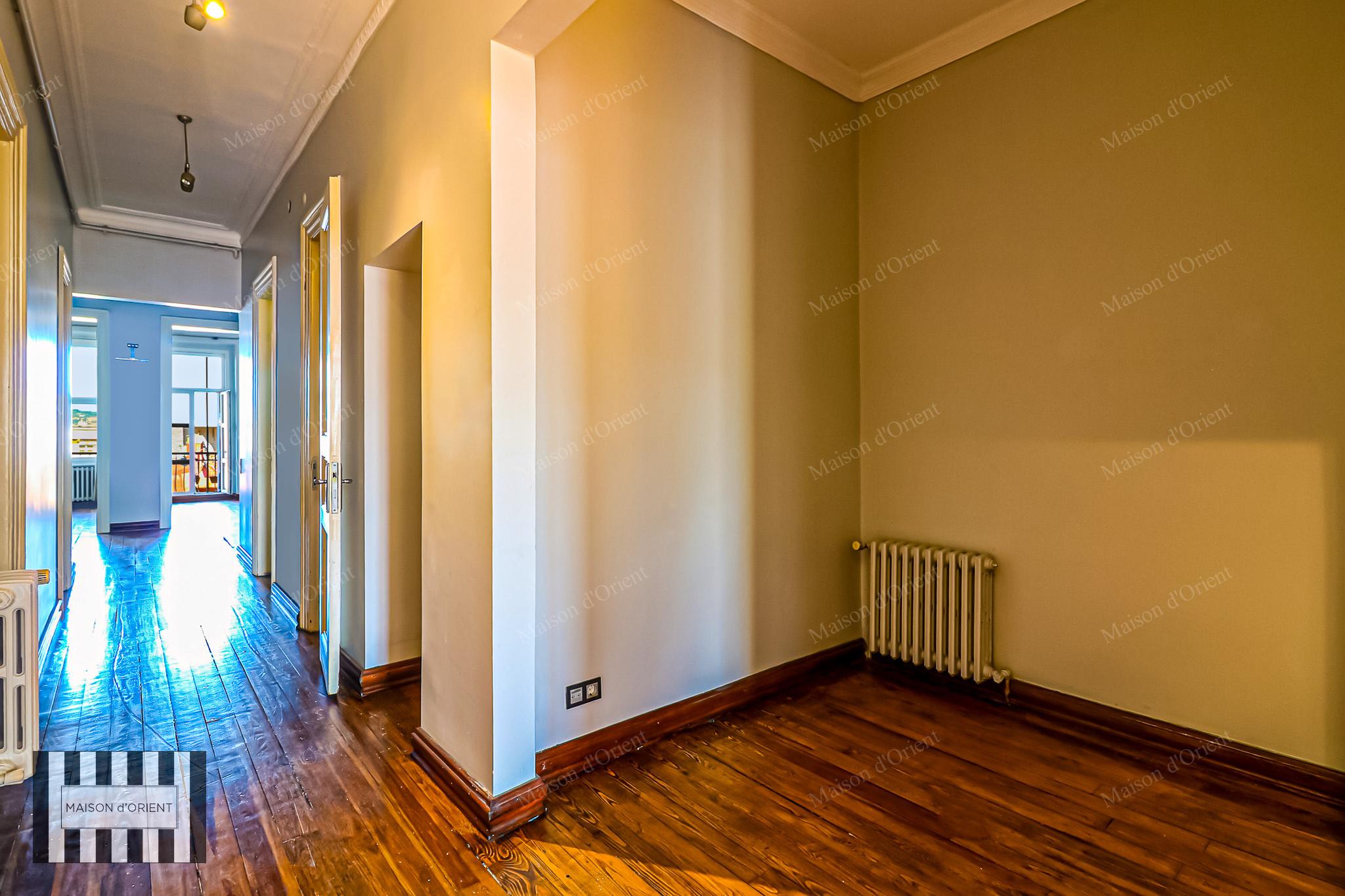 Flat for Sale in Historical Mavrodi Building - Görsel 13