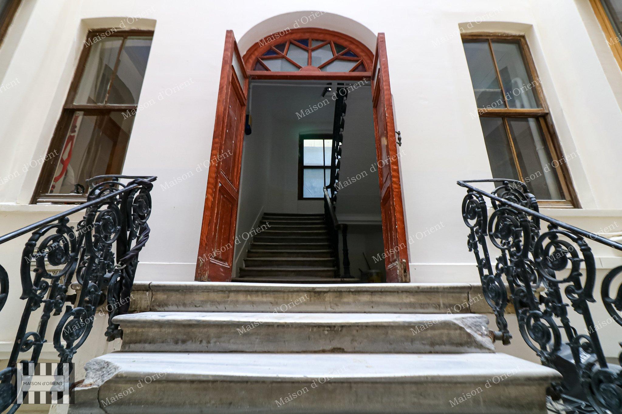 Flat for Sale in Historical Mavrodi Building - Görsel 160