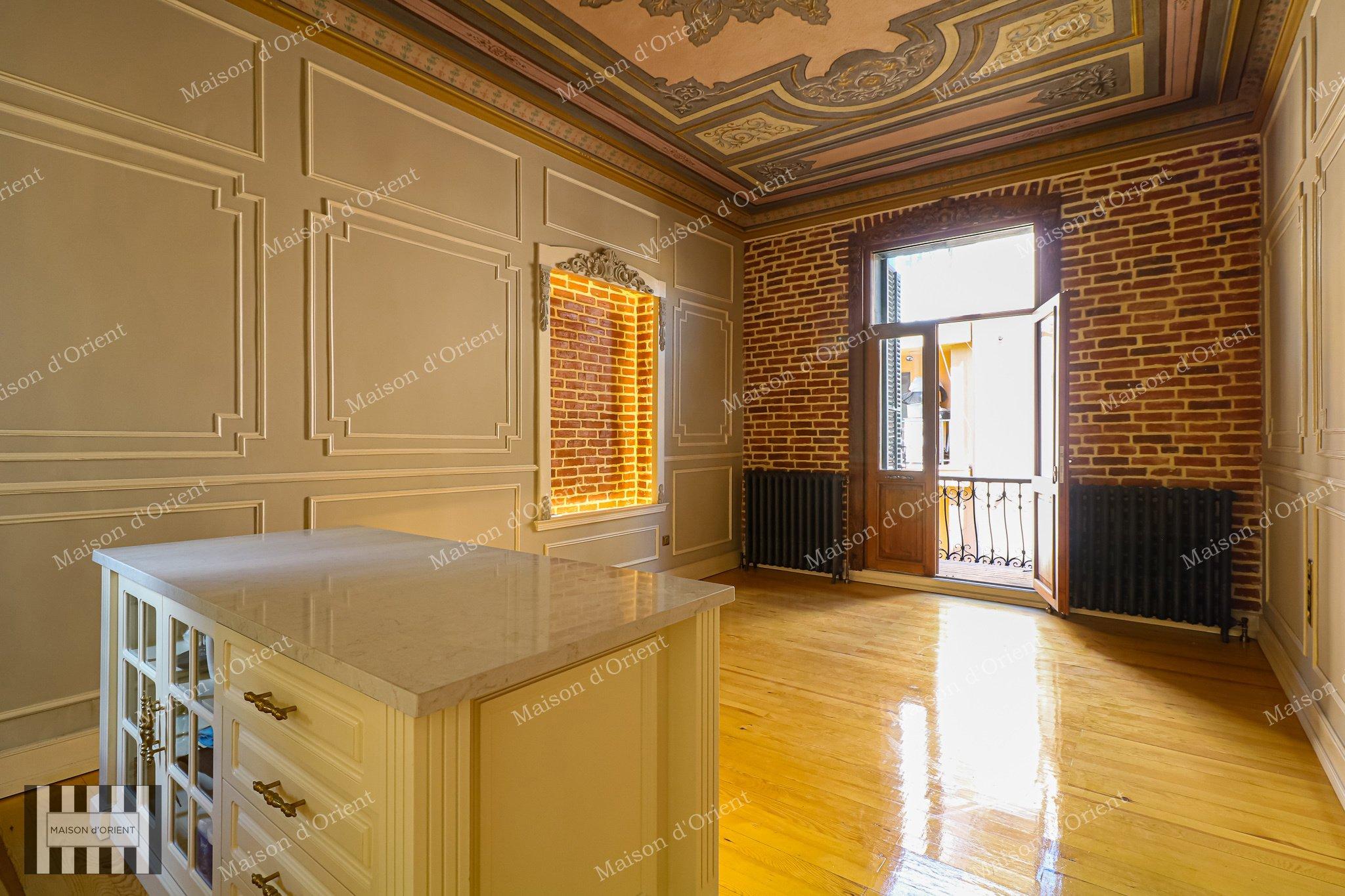Flat for Sale in Historical Mavrodi Building - Görsel 163