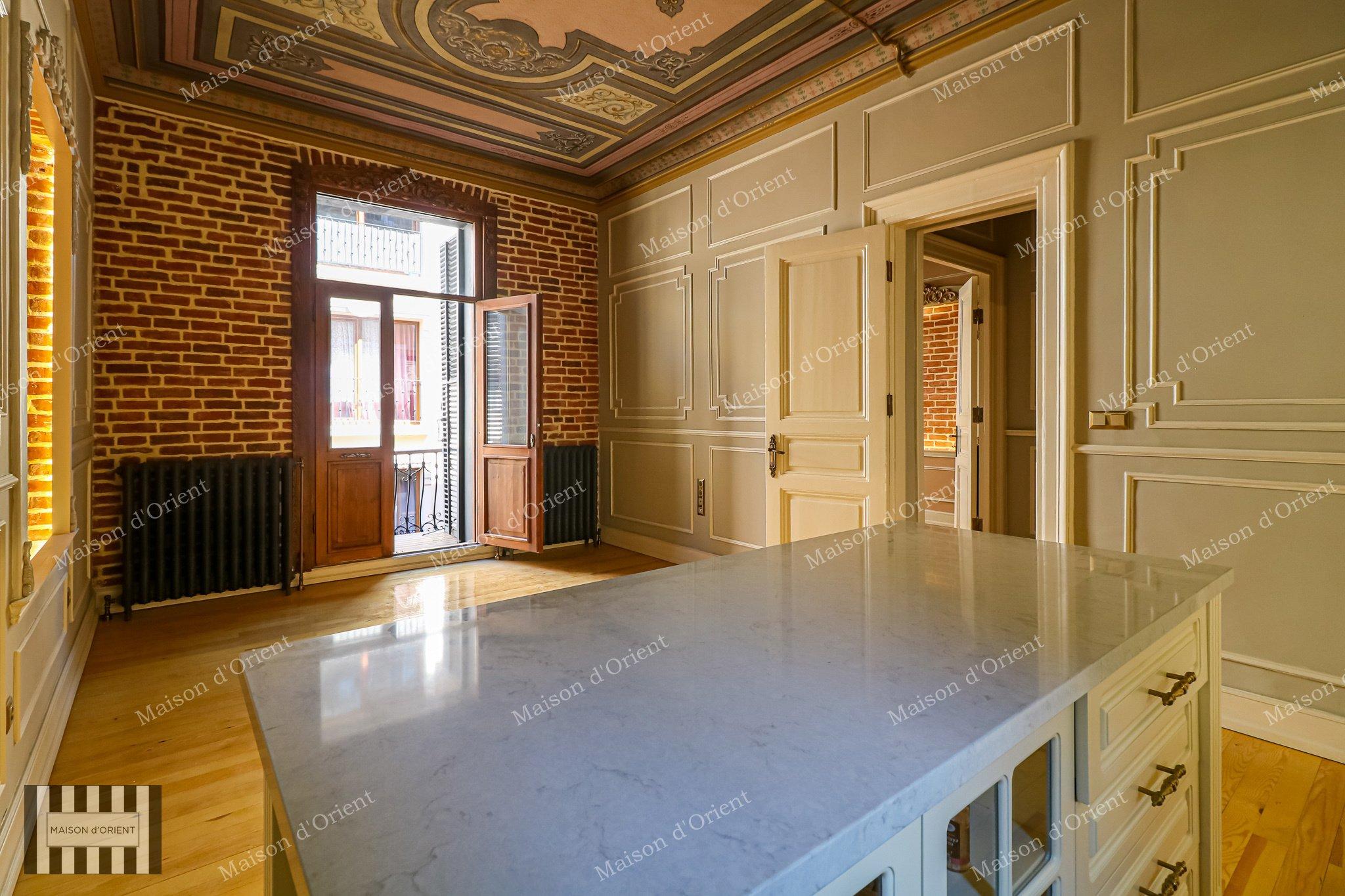Flat for Sale in Historical Mavrodi Building - Görsel 165