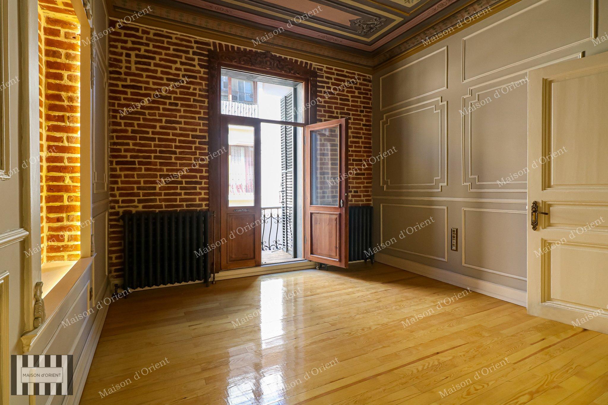 Flat for Sale in Historical Mavrodi Building - Görsel 166