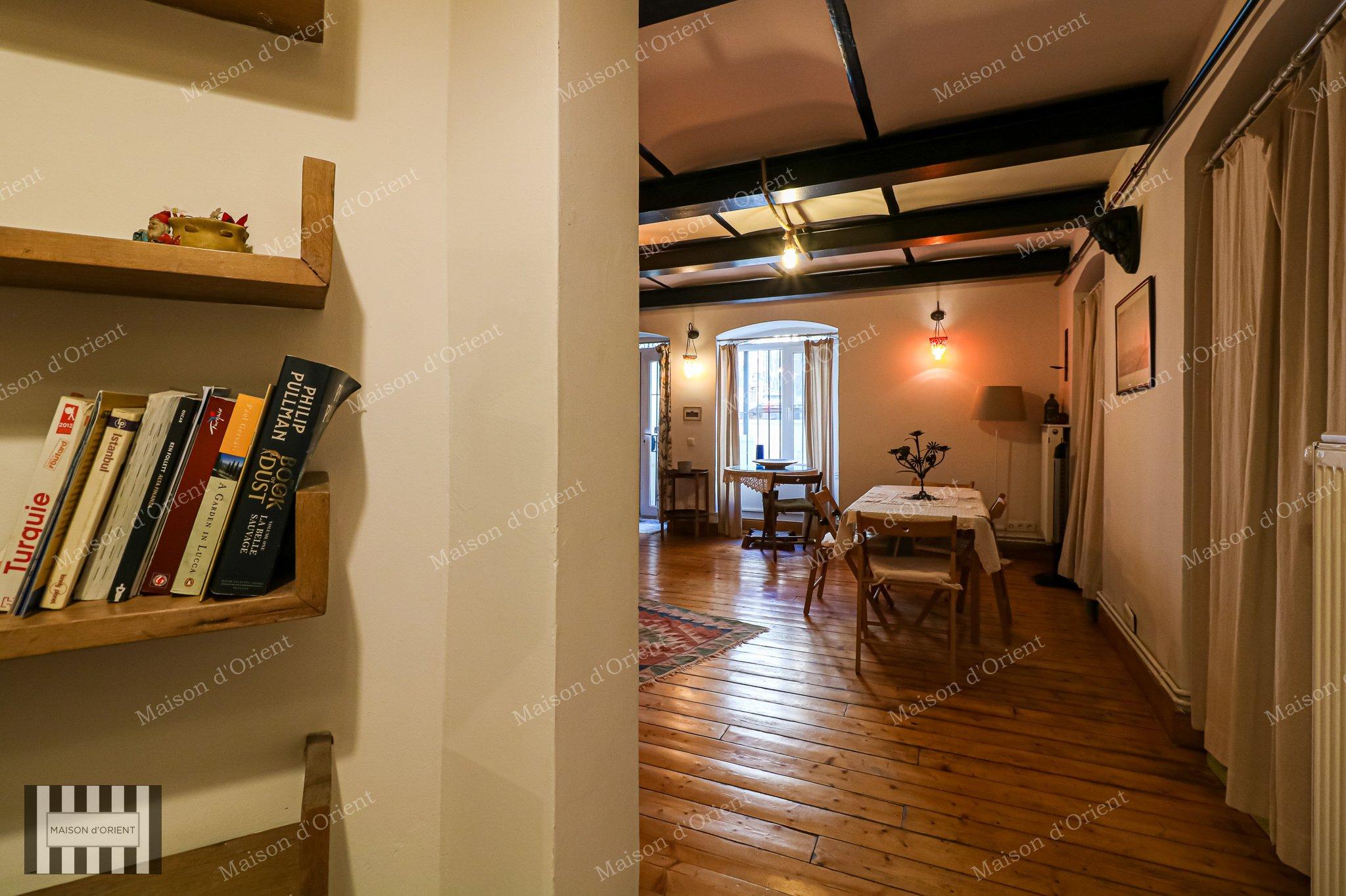 Flat for Sale in Historical Mavrodi Building - Görsel 185