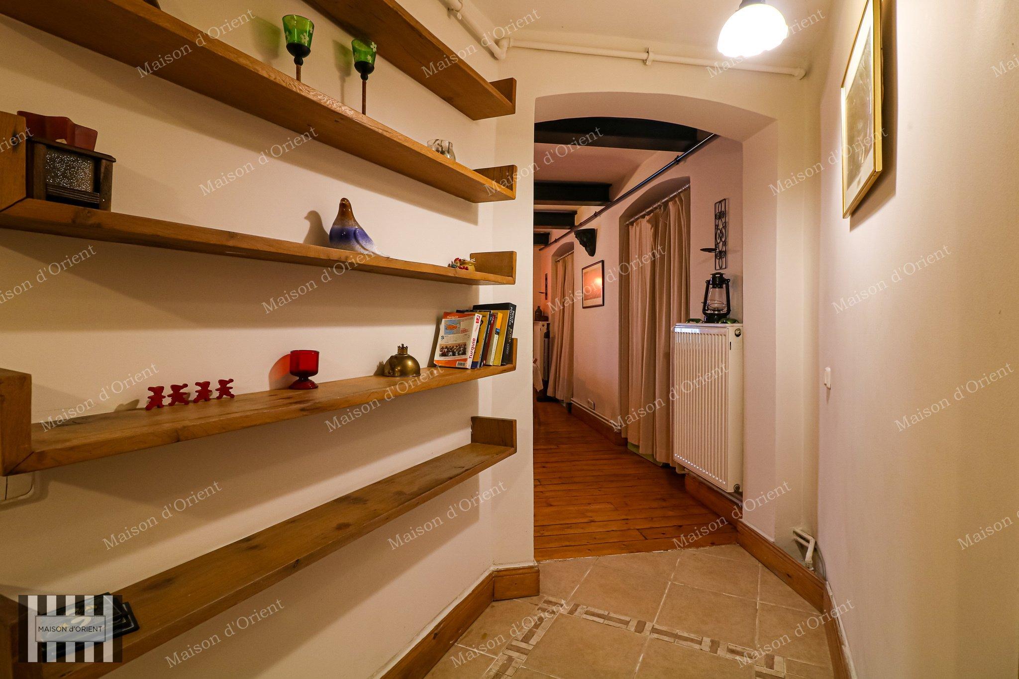 Flat for Sale in Historical Mavrodi Building - Görsel 186