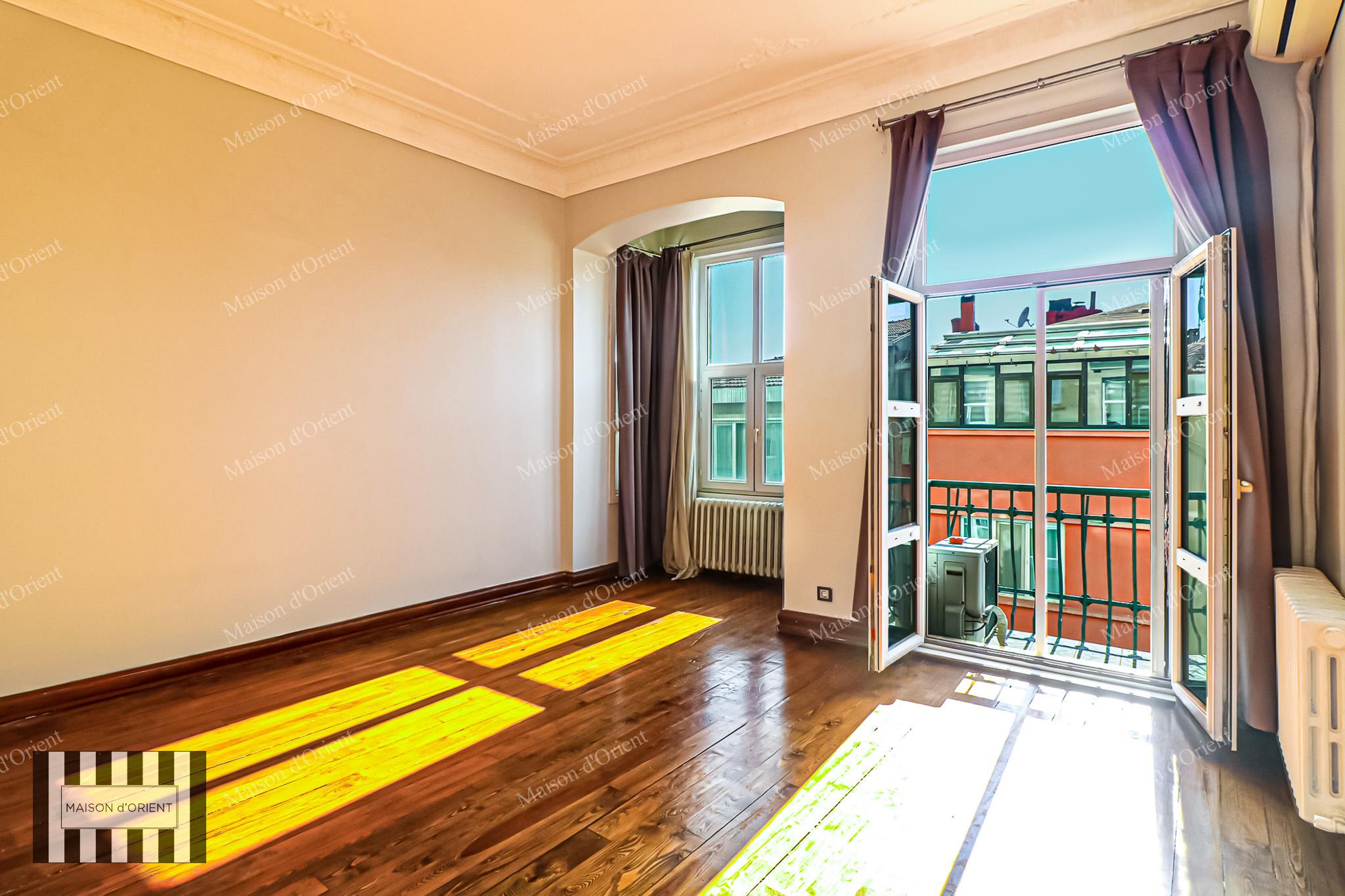 Flat for Sale in Historical Mavrodi Building - Görsel 61