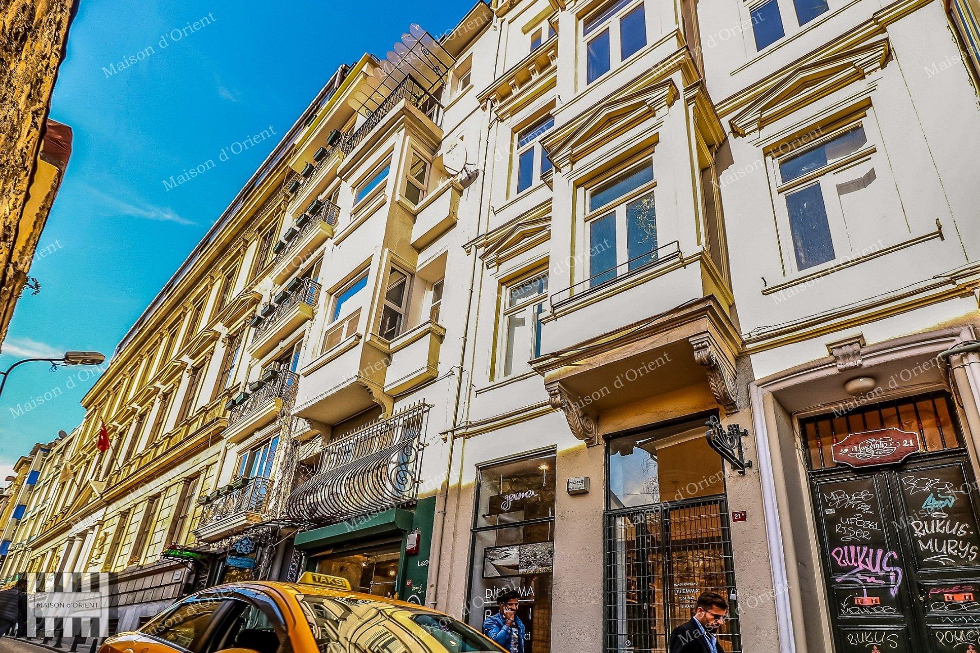 Historical Penthouse Duplex for Sale in Galatasaray - Görsel 17